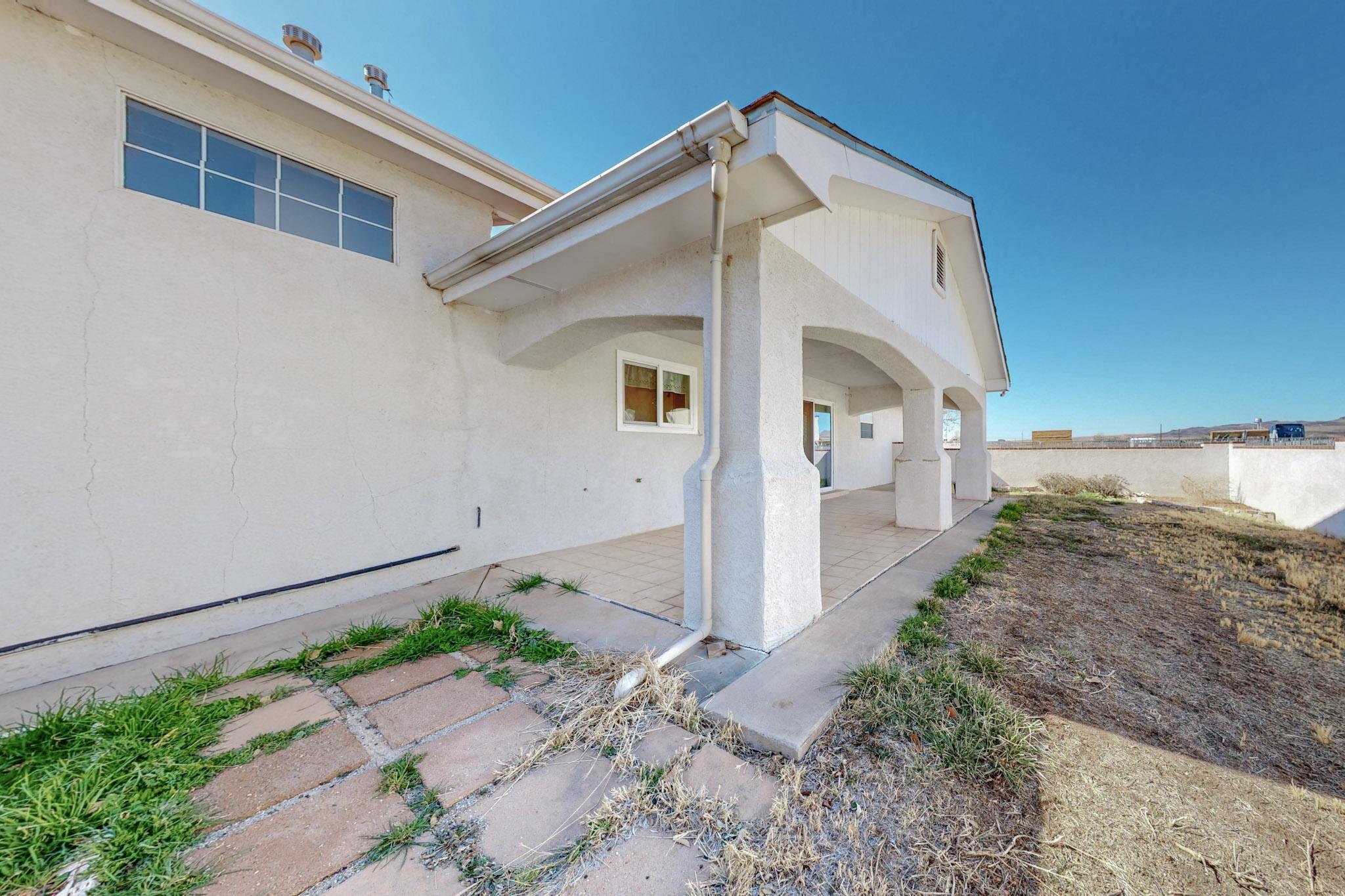 300 Luscombe Lane, Los Lunas, New Mexico 87031, 4 Bedrooms Bedrooms, ,2 BathroomsBathrooms,Residential,For Sale,300 Luscombe Lane,1043736