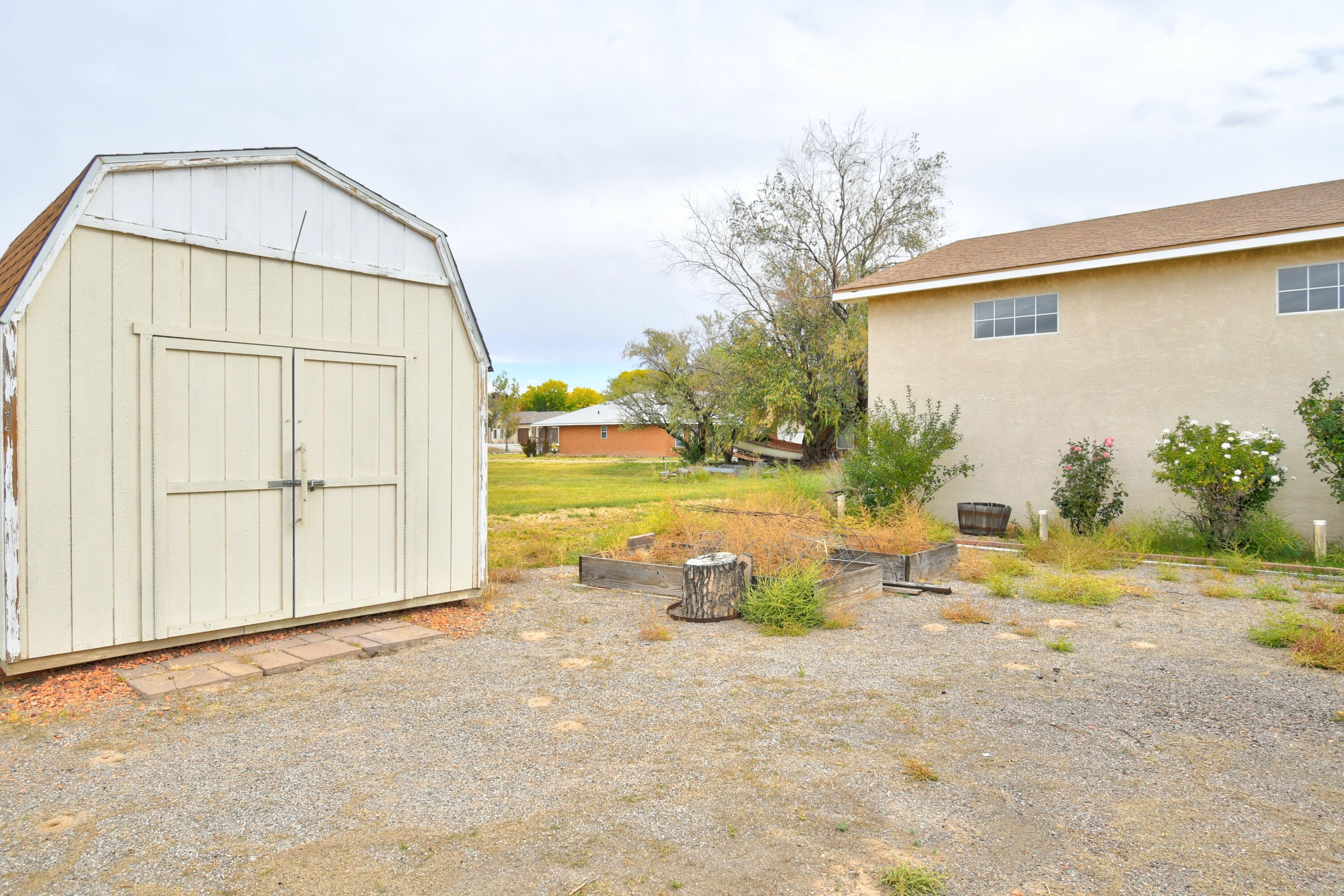 300 Luscombe Lane, Los Lunas, New Mexico 87031, 4 Bedrooms Bedrooms, ,2 BathroomsBathrooms,Residential,For Sale,300 Luscombe Lane,1043736