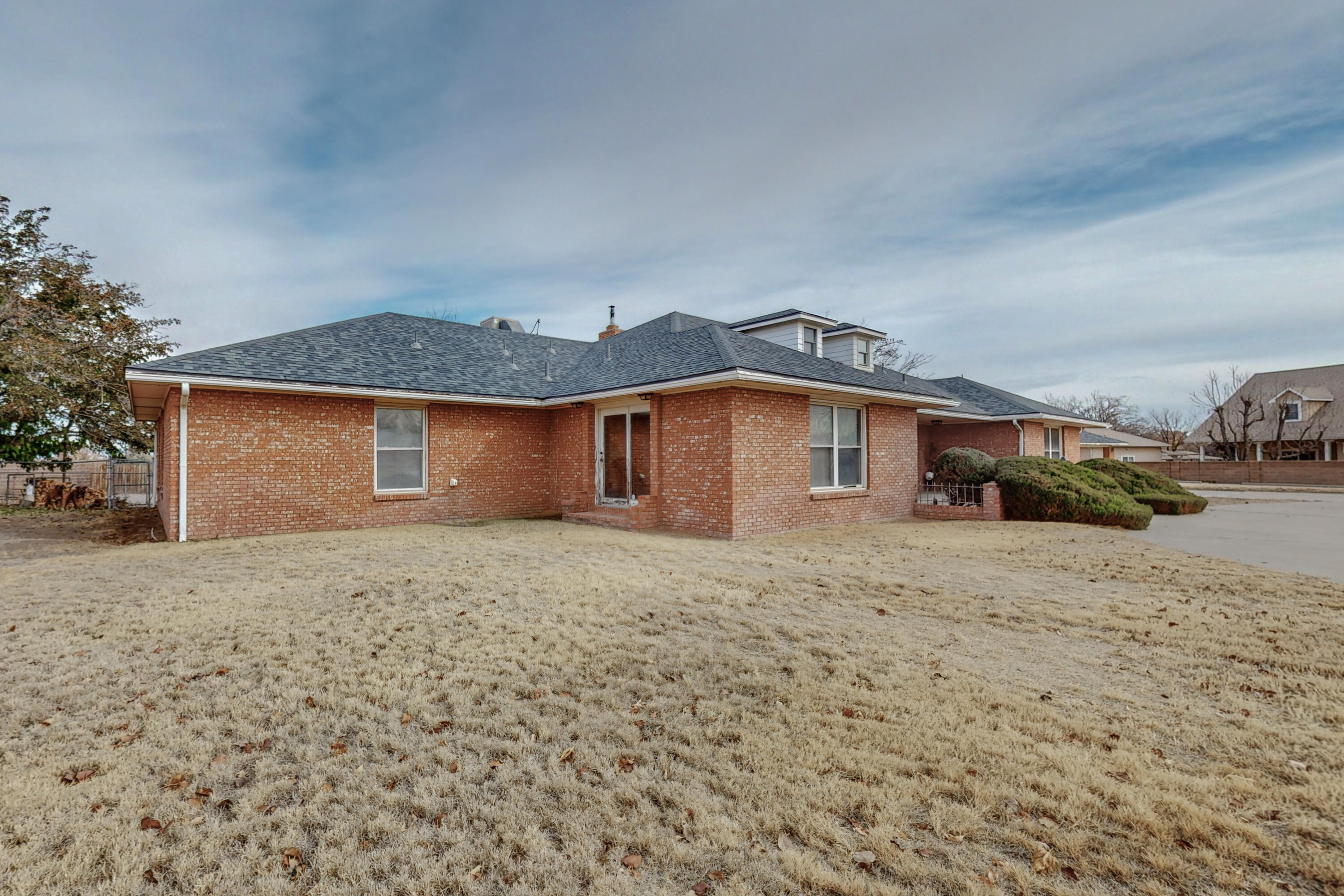 502 Ladera Drive, Belen, New Mexico 87002, 4 Bedrooms Bedrooms, ,3 BathroomsBathrooms,Residential,For Sale,502 Ladera Drive,1049900