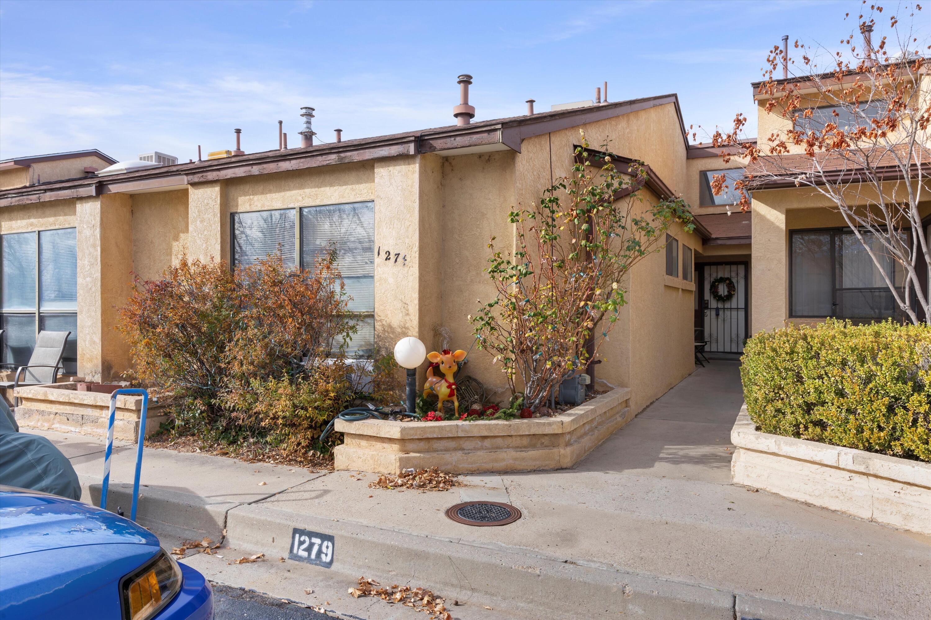 Welcome to this lovely townhome in Rio Rancho! With 2 bedrooms, 2 baths, and 983 sq ft of living space, you'll find comfort and convenience here. The vaulted ceilings and skylights in the living room create a spacious and bright atmosphere. Enjoy the nearby amenities such as grocery stores, gyms, and the convenience of intel, all within close proximity. Commuting is a breeze with easy access to the freeway. Don't miss your chance to make this townhome your own!