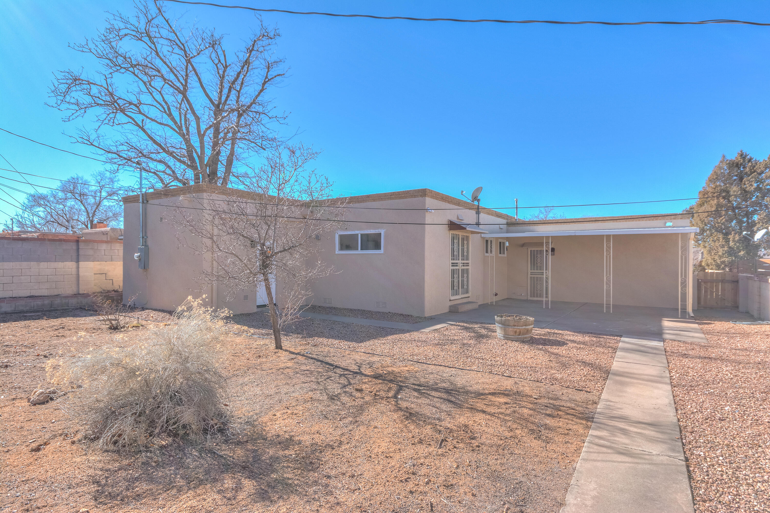 932 Manzano Street NE, Albuquerque, New Mexico 87110, 3 Bedrooms Bedrooms, ,2 BathroomsBathrooms,Residential,For Sale,932 Manzano Street NE,1055545