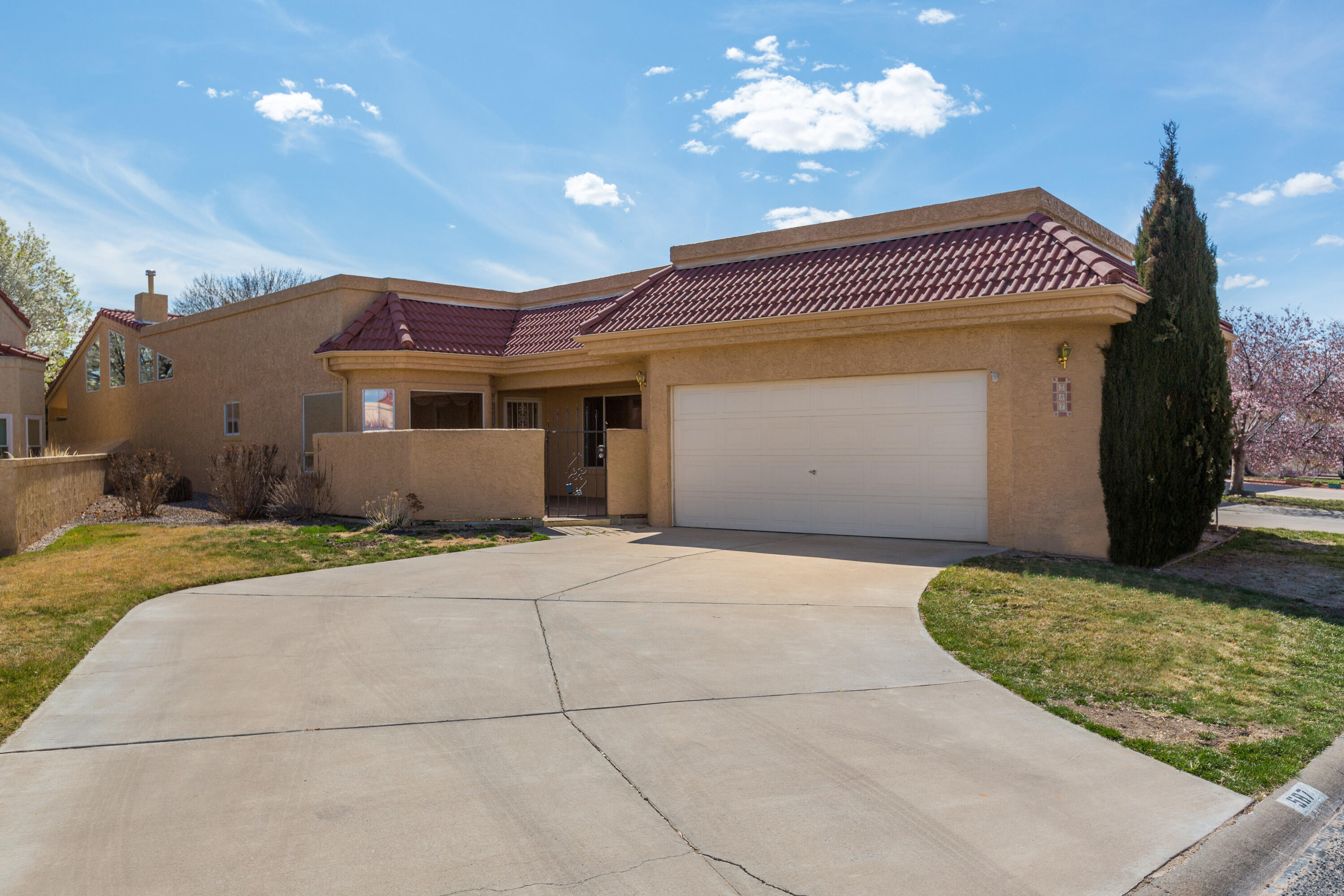 587 Eastlake Drive SE, Rio Rancho, NM 