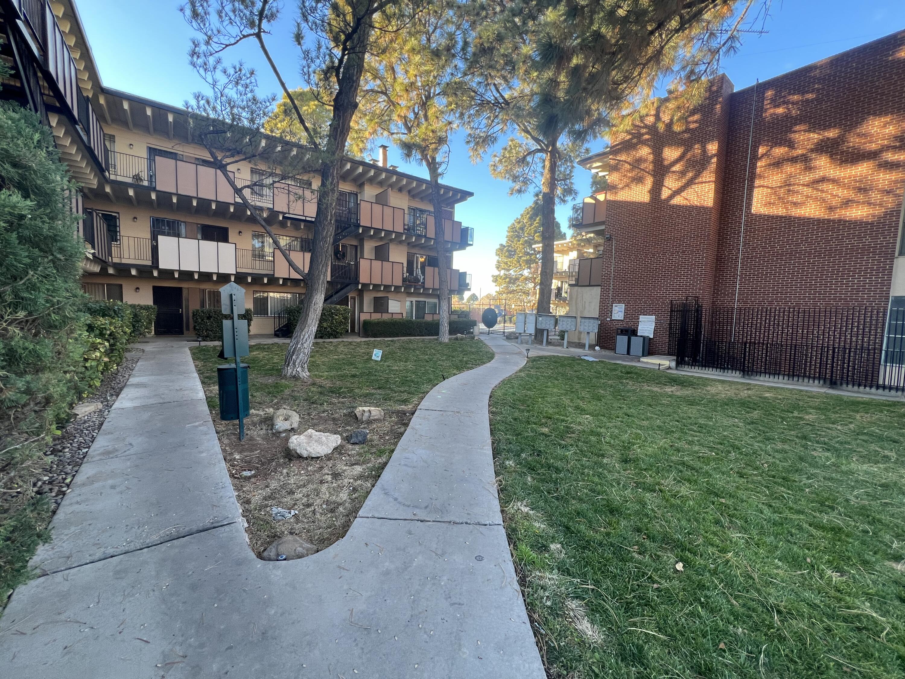 1100 Alvarado Drive SE 207, Albuquerque, NM 