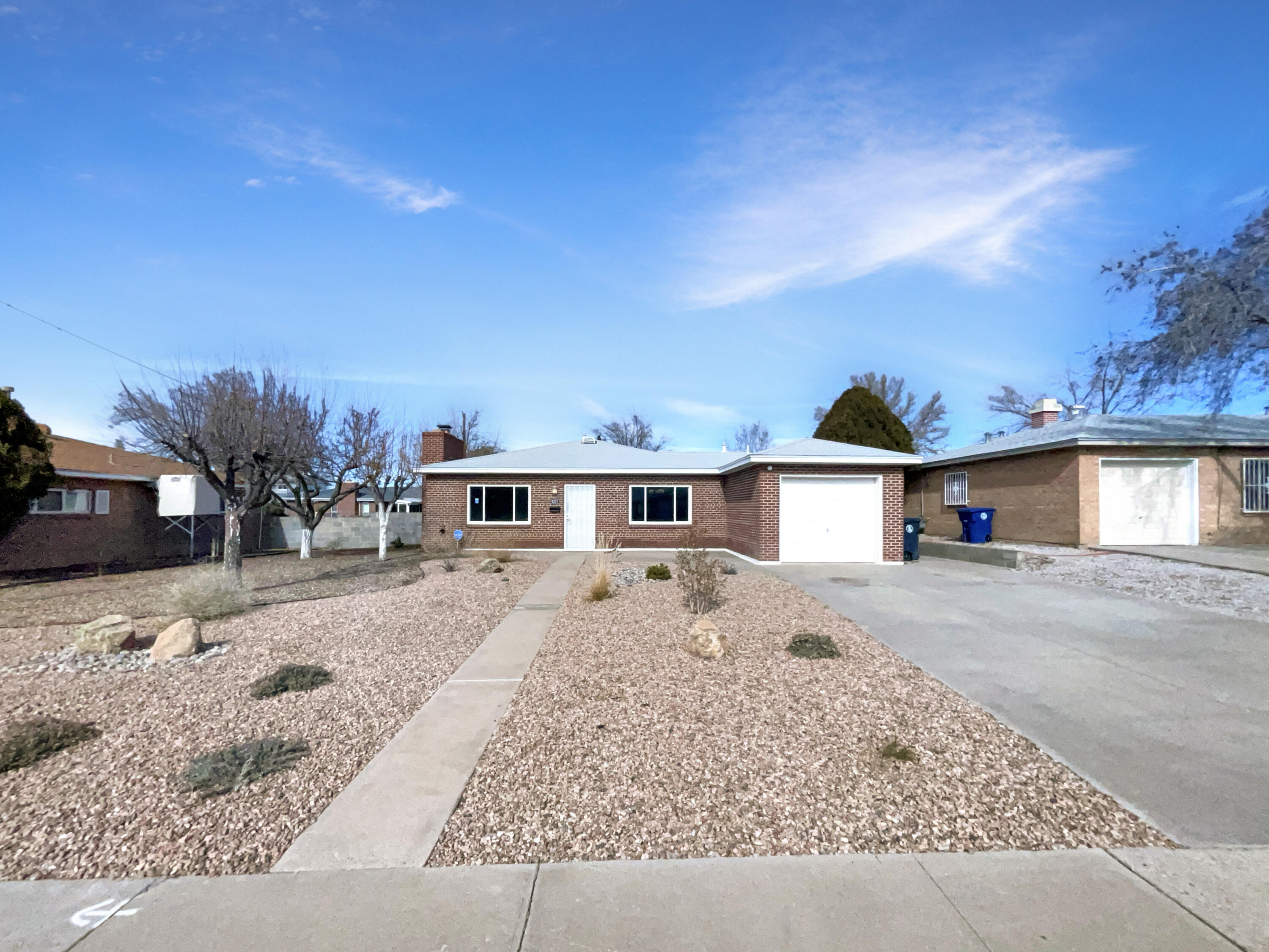 9027 Los Arboles Avenue NE, Albuquerque, NM 