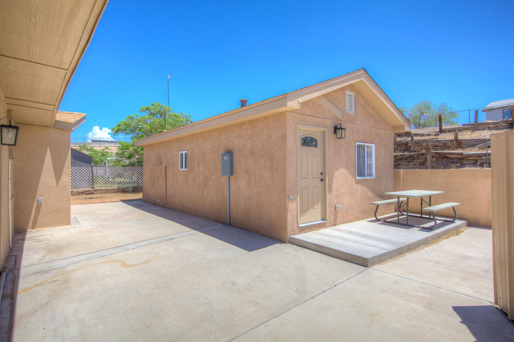 704 Santa Fe Avenue SE, Albuquerque, New Mexico 87102, 6 Bedrooms Bedrooms, ,4 BathroomsBathrooms,Residential,For Sale,704 Santa Fe Avenue SE,1057092