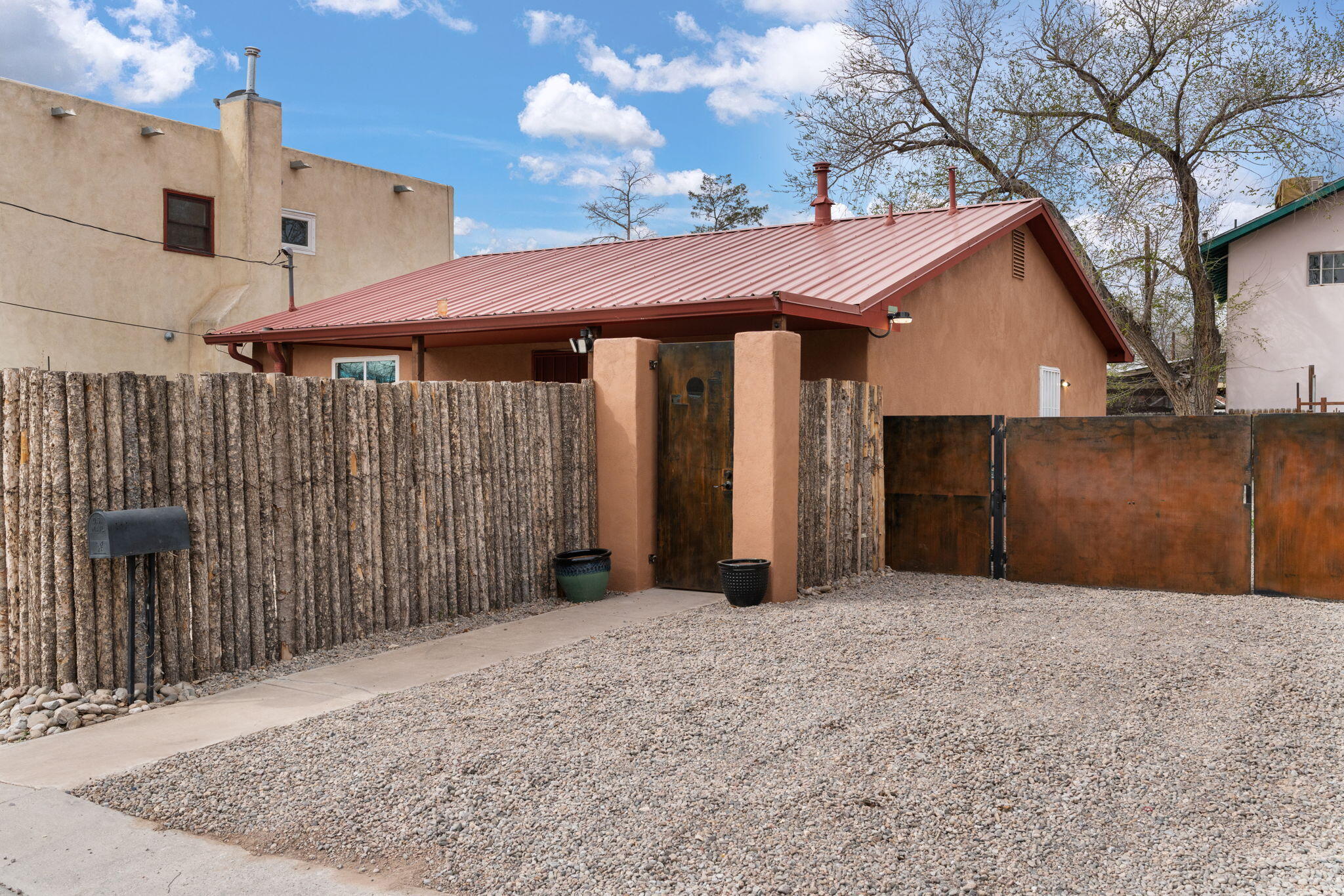 511 Keleher Avenue NW, Albuquerque, New Mexico 87102, 2 Bedrooms Bedrooms, ,1 BathroomBathrooms,Residential,For Sale,511 Keleher Avenue NW,1057920