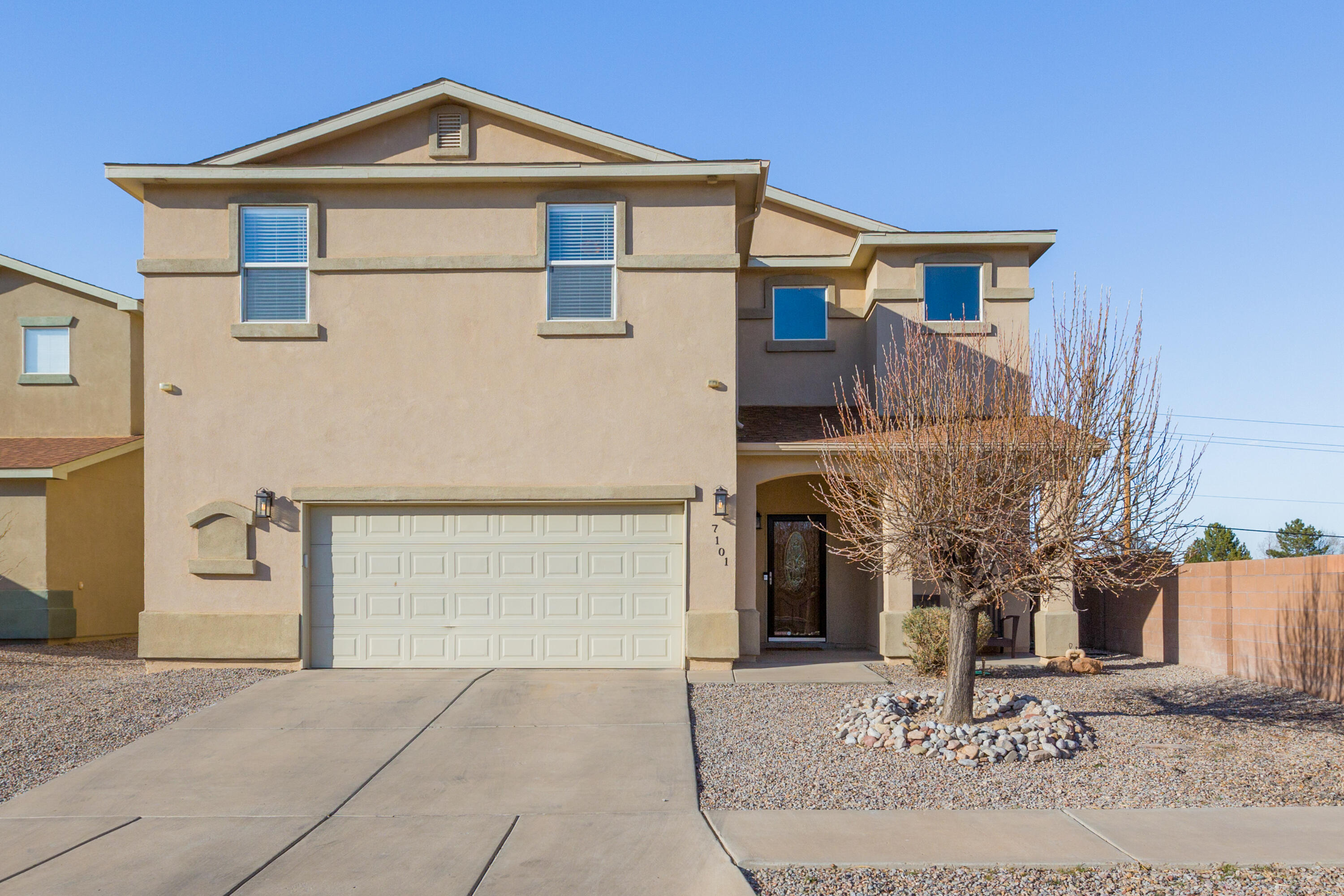 This lovely 5 Bedroom, 3 bath home with a 2 car garage offers many features and is near an open space area. Recent upgrades within the last 2-3 years include fresh paint, new kitchen appliances, and premium carpet and padding. Other renovations include the downstairs 3/4 bath and upstairs bath, complete with a double vanity, newly tiled shower, and heated jetted tub. Additional improvements include a new garage door opener, updated interior and exterior lighting, and new vinyl flooring on the main level. The cool deck around the inground gunite pool area was recently redone. Leased solar.