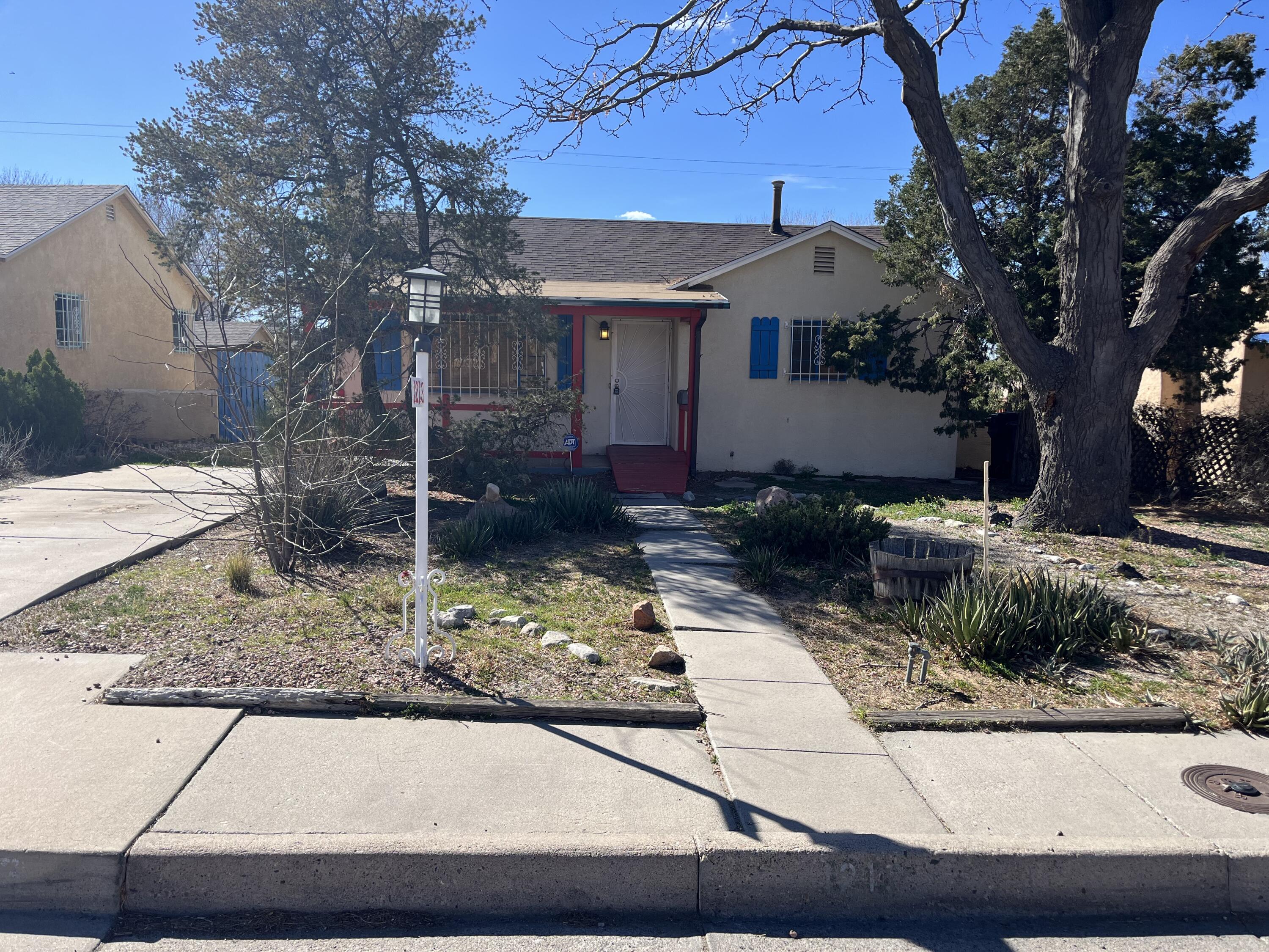 1213 Princeton Drive SE, Albuquerque, NM 