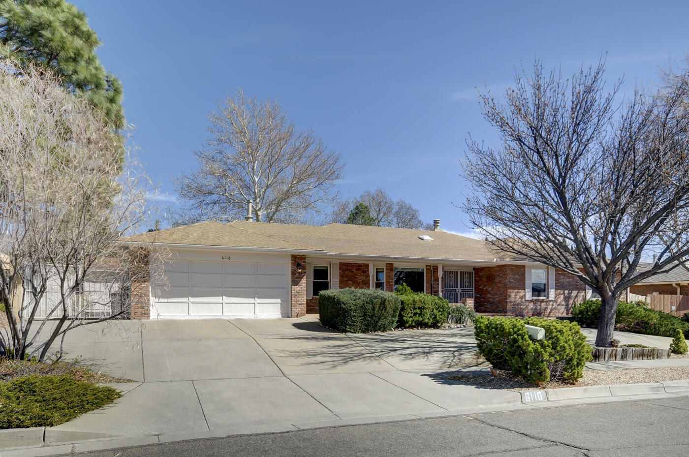 6110 Casa De Vida NE, Albuquerque, New Mexico 87111, 4 Bedrooms Bedrooms, ,3 BathroomsBathrooms,Residential,For Sale,6110 Casa De Vida NE,1058320