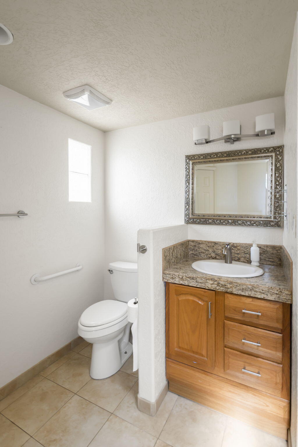 10200 Edith Boulevard NE, Albuquerque, New Mexico 87113, 3 Bedrooms Bedrooms, ,3 BathroomsBathrooms,Residential,For Sale,10200 Edith Boulevard NE,1058349