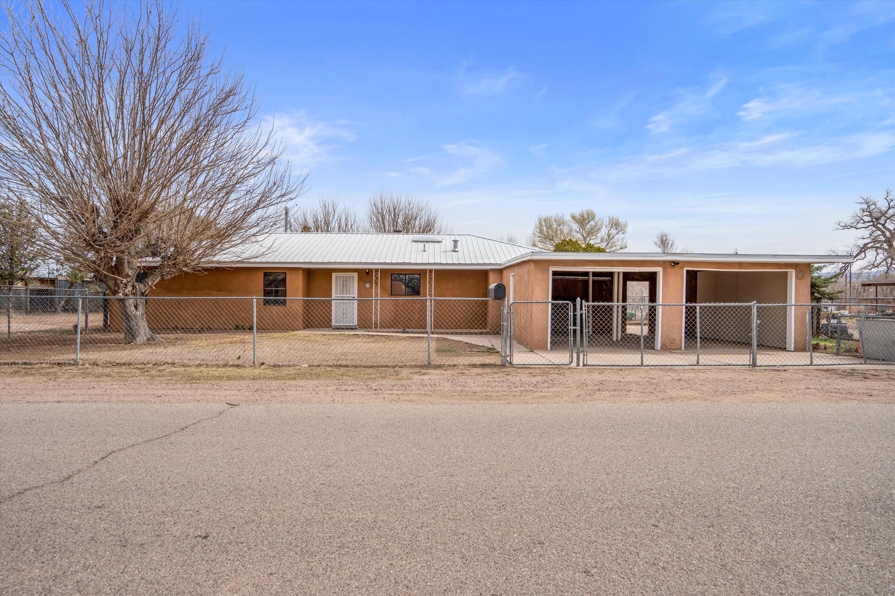 4 Terry Drive, Los Lunas, New Mexico 87031, 4 Bedrooms Bedrooms, ,2 BathroomsBathrooms,Residential,For Sale,4 Terry Drive,1058399