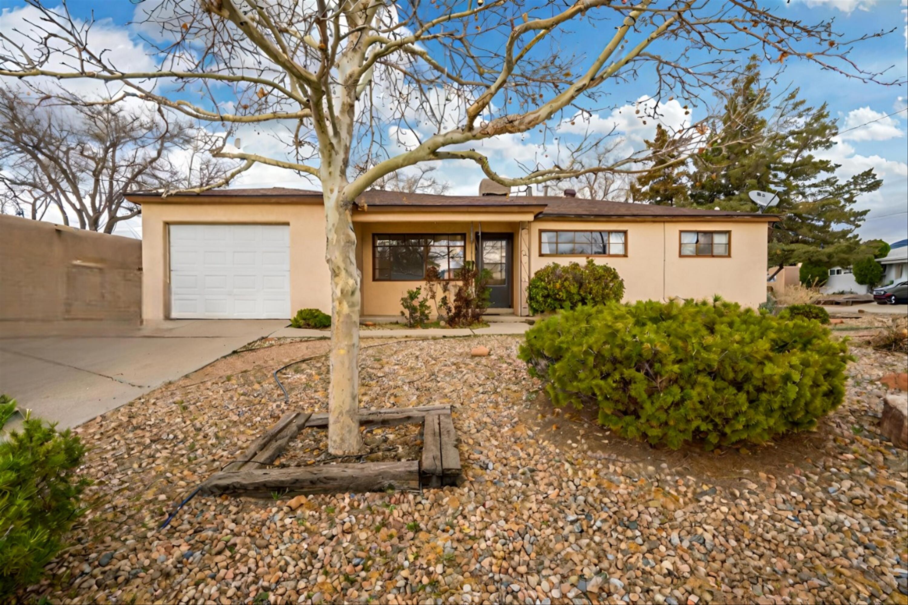 11221 Arvada Avenue NE, Albuquerque, NM 