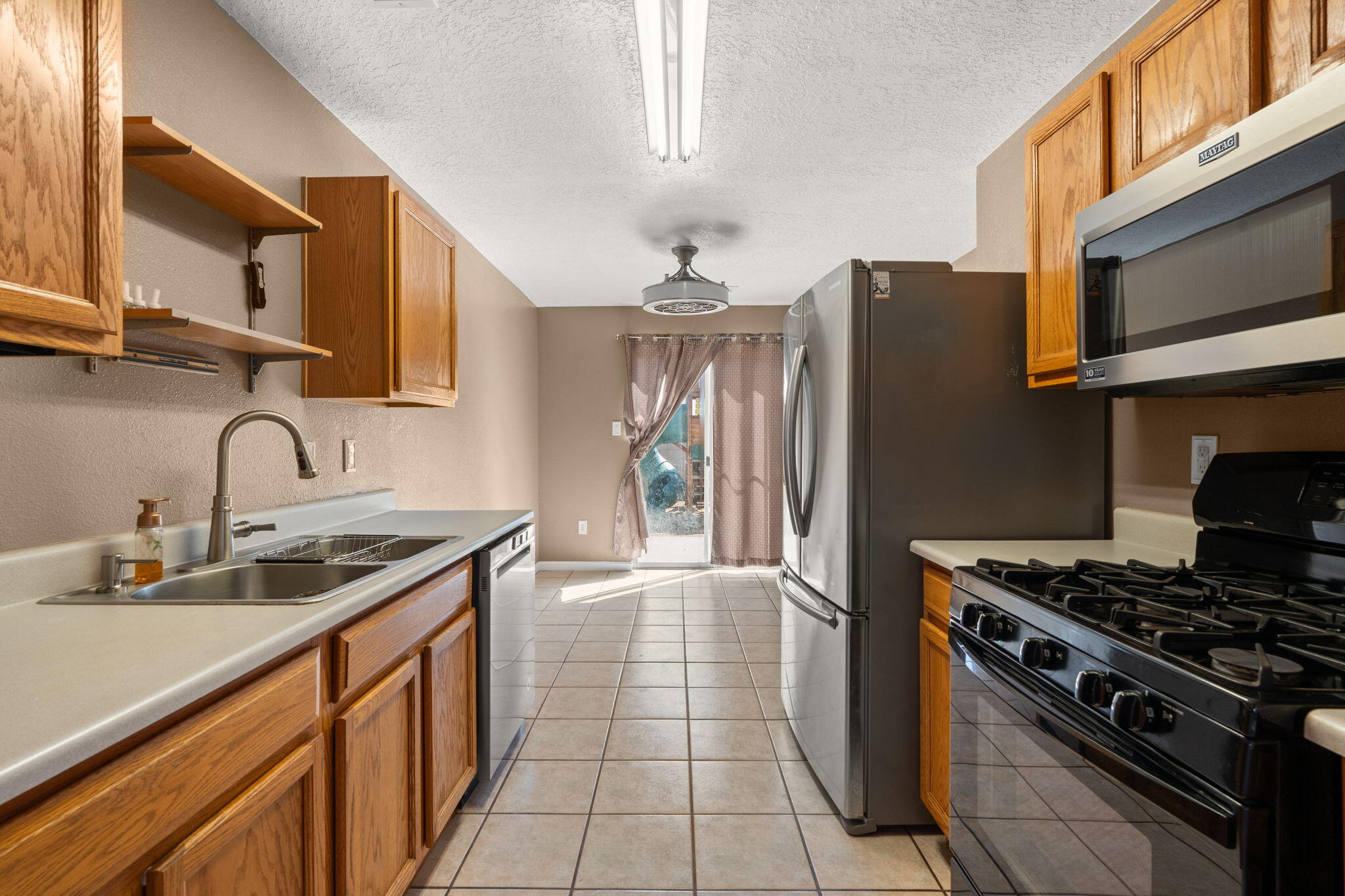 2212 Desert Breeze Drive SW, Albuquerque, New Mexico 87121, 3 Bedrooms Bedrooms, ,2 BathroomsBathrooms,Residential,For Sale,2212 Desert Breeze Drive SW,1058969