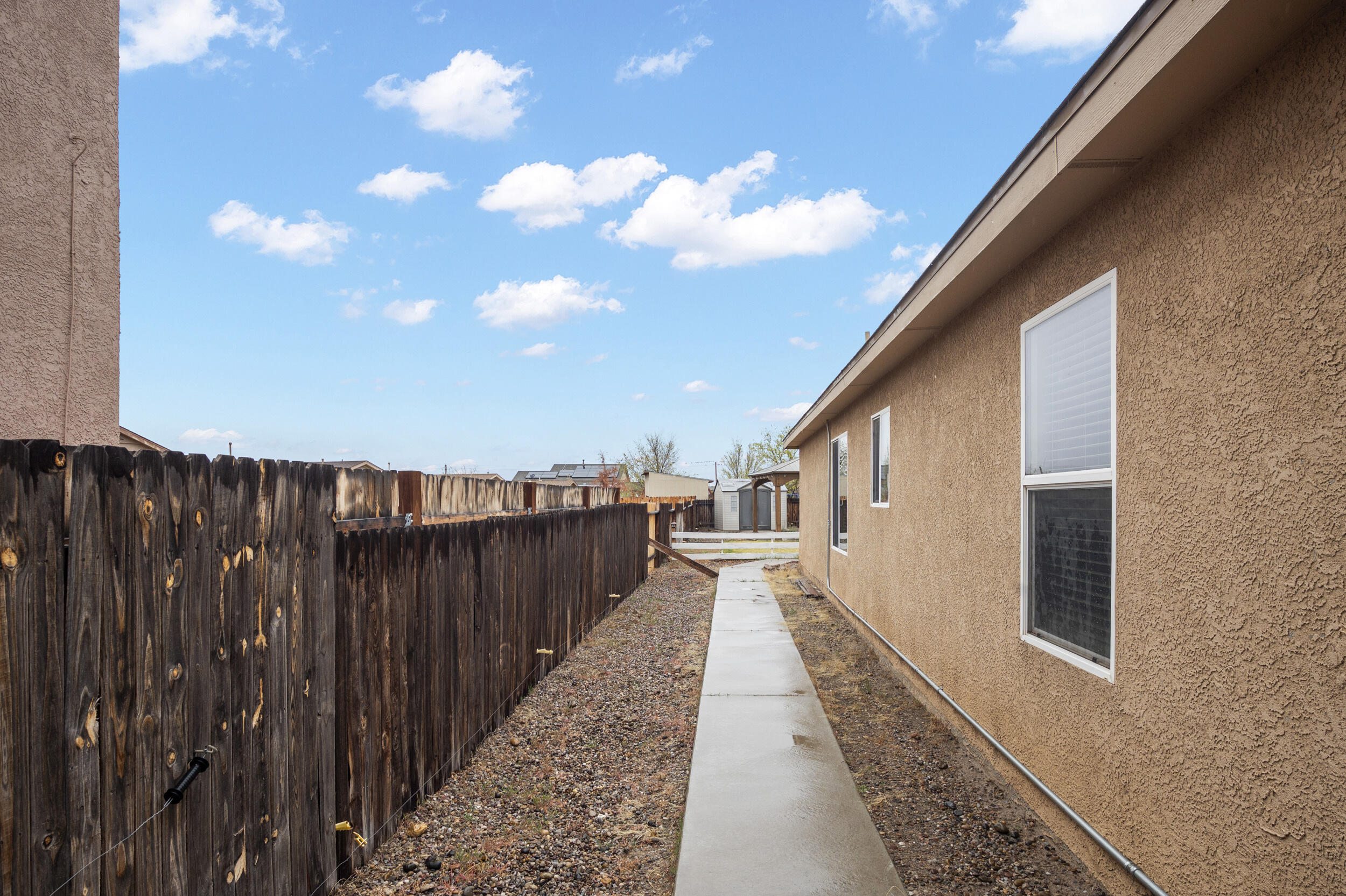 35 Salida Del Sol, Los Lunas, New Mexico 87031, 3 Bedrooms Bedrooms, ,2 BathroomsBathrooms,Residential,For Sale,35 Salida Del Sol,1059006