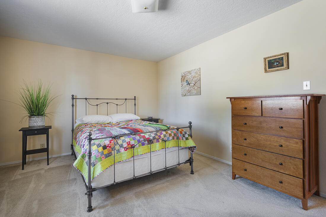 7008 Lantern Road NE, Albuquerque, New Mexico 87109, 4 Bedrooms Bedrooms, ,3 BathroomsBathrooms,Residential,For Sale,7008 Lantern Road NE,1059064