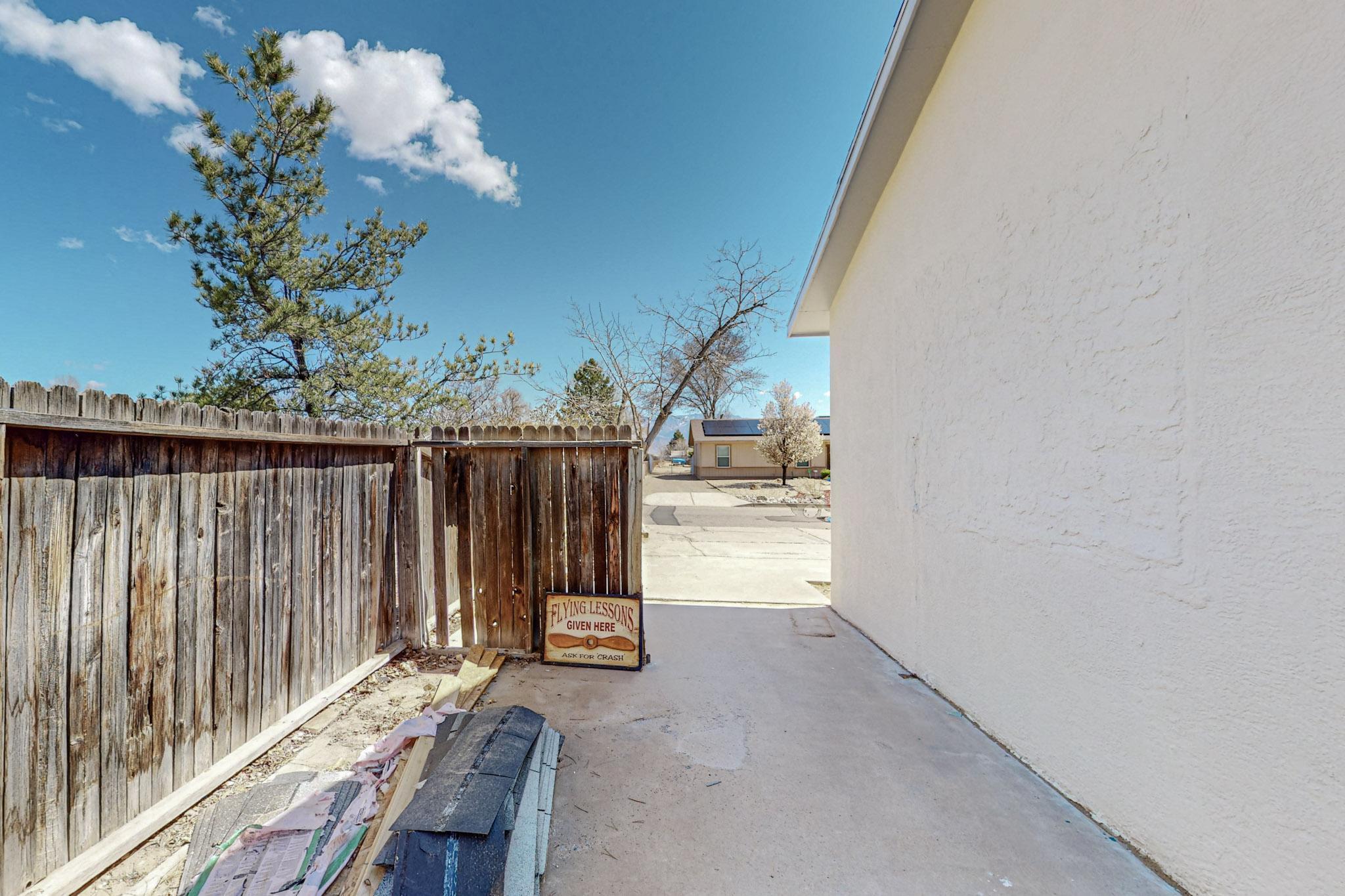 1721 32nd Street SE, Rio Rancho, New Mexico 87124, 3 Bedrooms Bedrooms, ,2 BathroomsBathrooms,Residential,For Sale,1721 32nd Street SE,1059383