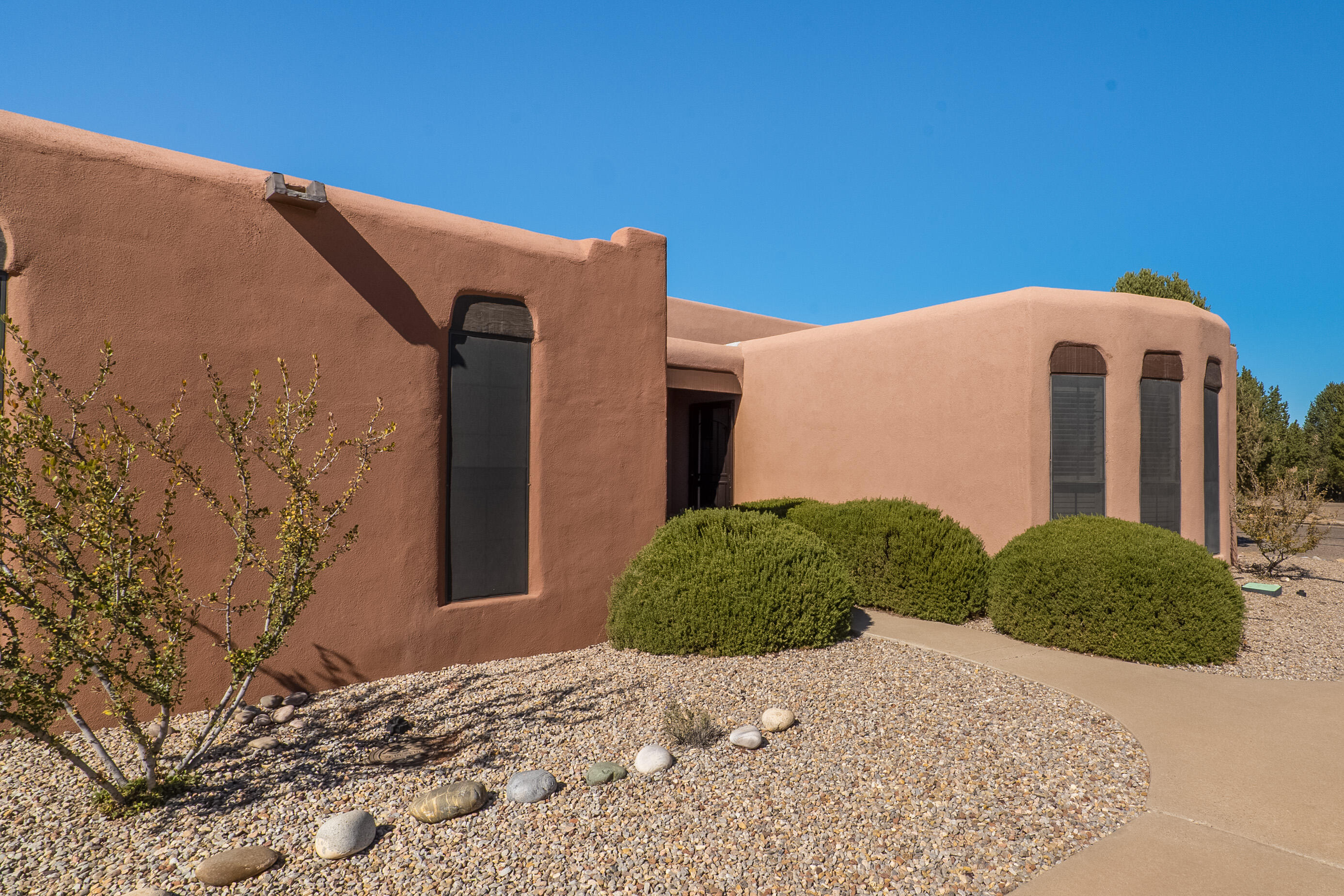 1 Cochiti Trail, Corrales, New Mexico 87048, 3 Bedrooms Bedrooms, ,2 BathroomsBathrooms,Residential,For Sale,1 Cochiti Trail,1059397