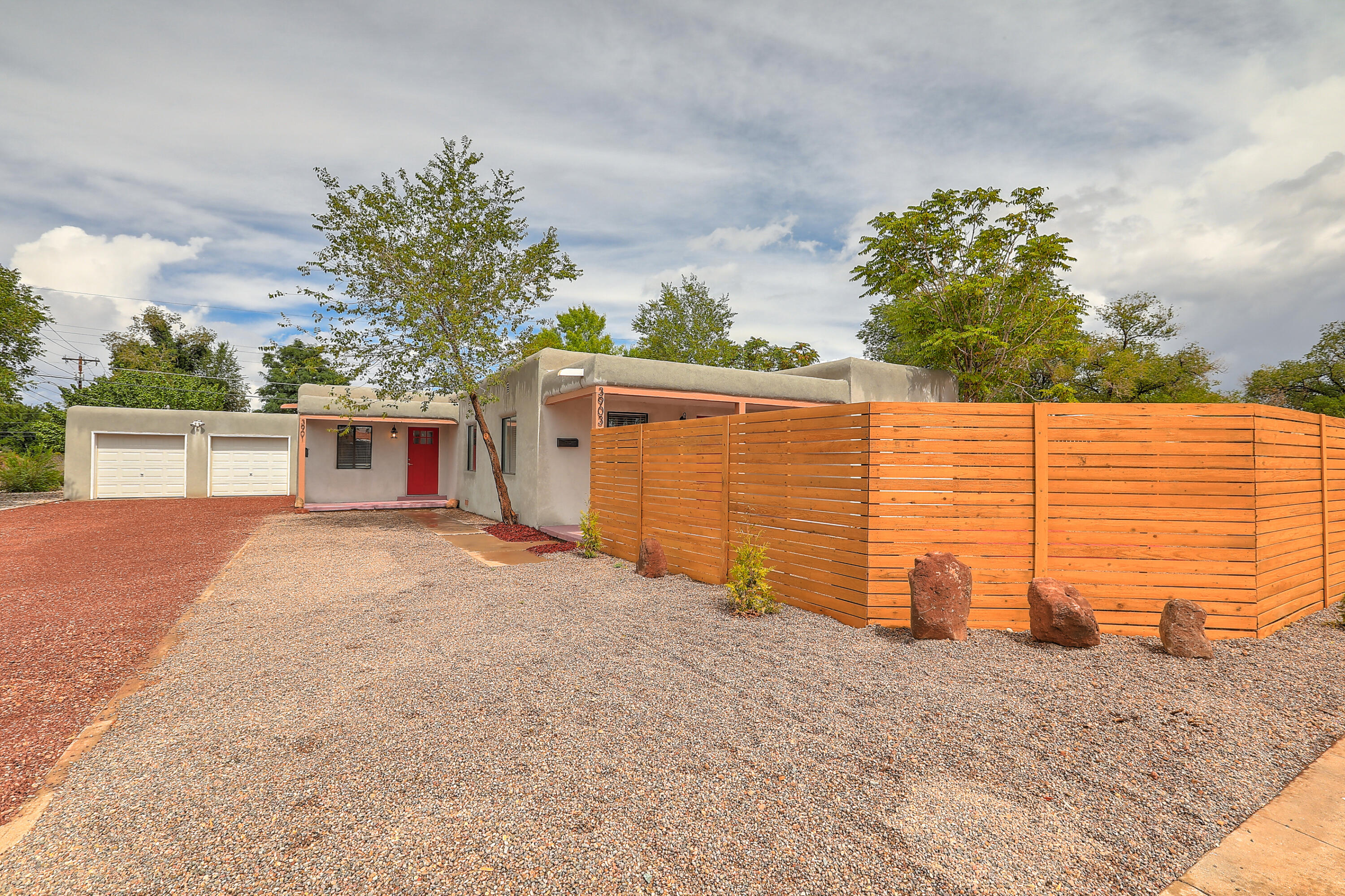 3901 Thaxton Avenue SE, Albuquerque, New Mexico 87108, 2 Bedrooms Bedrooms, ,1 BathroomBathrooms,Residential Income,For Sale,3901 Thaxton Avenue SE,1059398