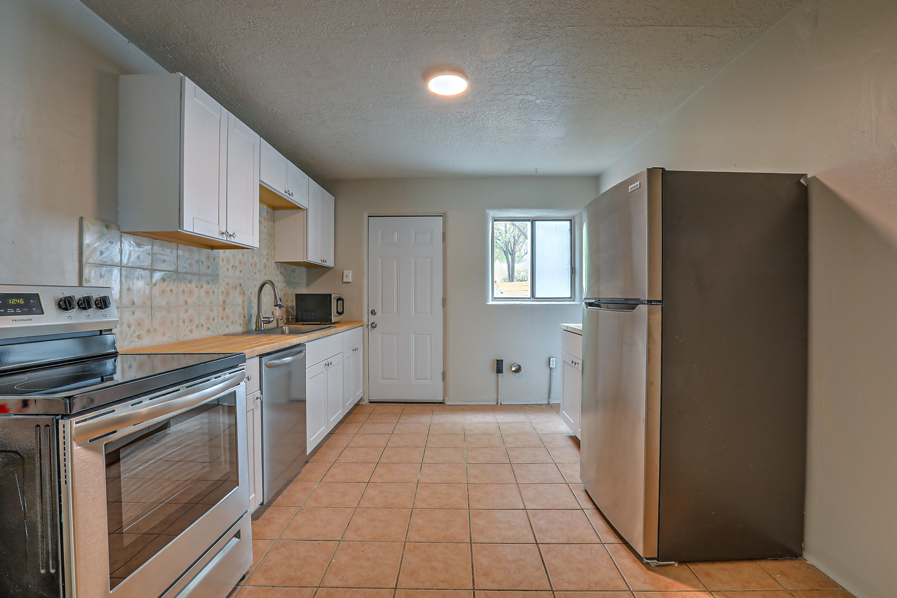 3901 Thaxton Avenue SE, Albuquerque, New Mexico 87108, 2 Bedrooms Bedrooms, ,1 BathroomBathrooms,Residential Income,For Sale,3901 Thaxton Avenue SE,1059398