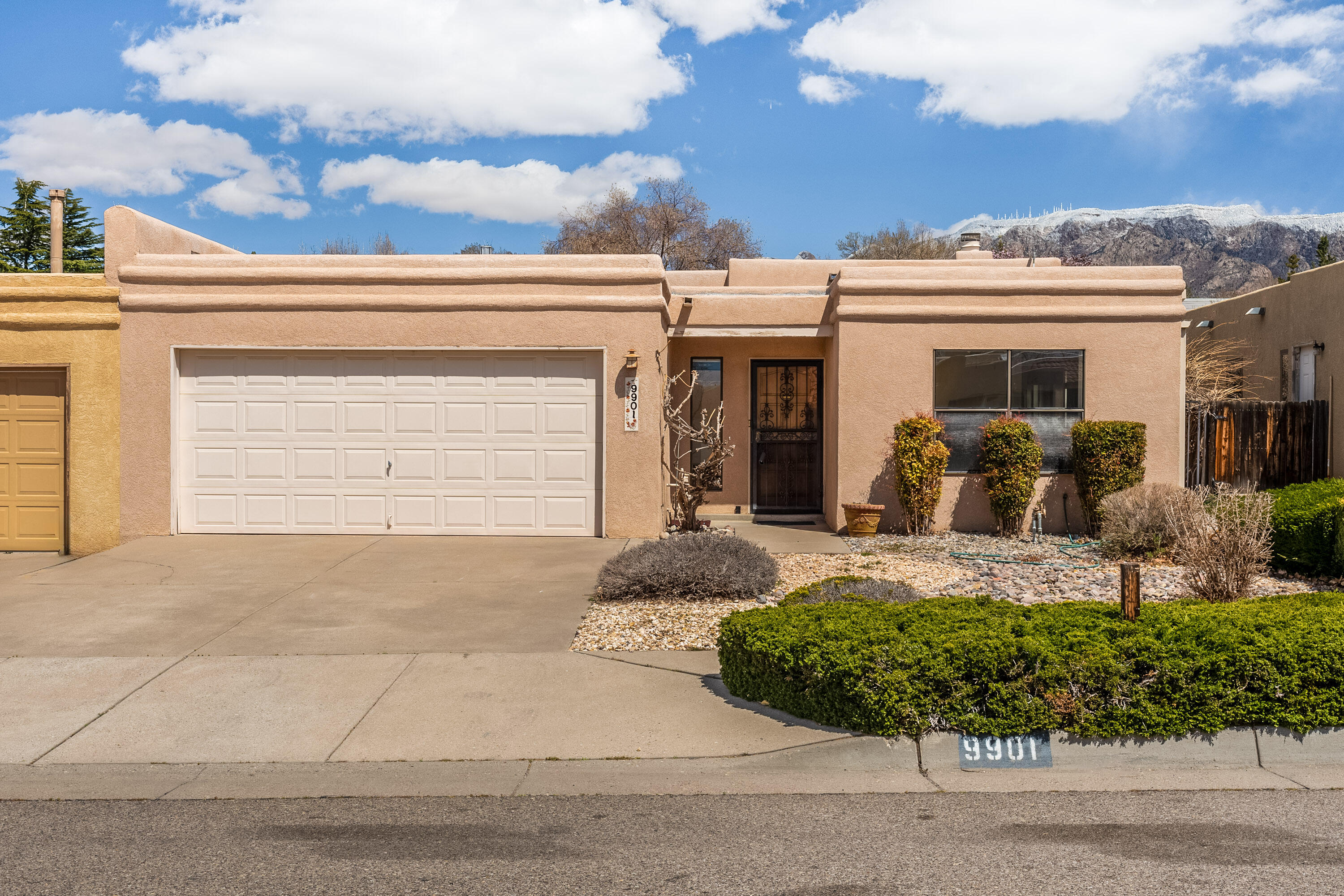 9901 Amigante Drive NE, Albuquerque, NM 