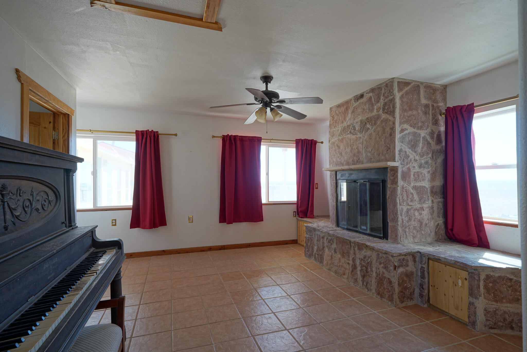 11 S Akin Farm Road, Estancia, New Mexico 87016, 5 Bedrooms Bedrooms, ,2 BathroomsBathrooms,Residential,For Sale,11 S Akin Farm Road,1059578