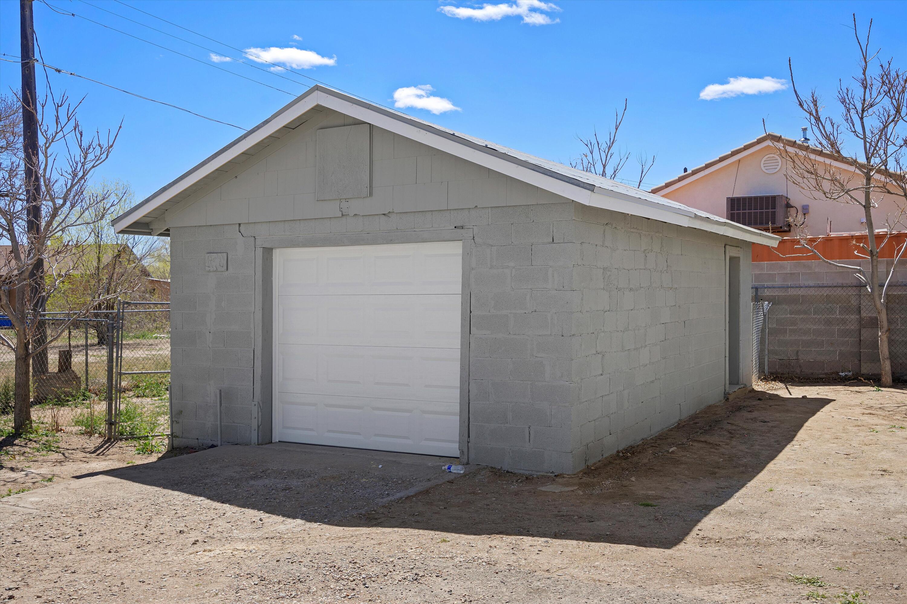 1580 Five Points Road SW, Albuquerque, New Mexico 87105, 3 Bedrooms Bedrooms, ,1 BathroomBathrooms,Residential,For Sale,1580 Five Points Road SW,1059629