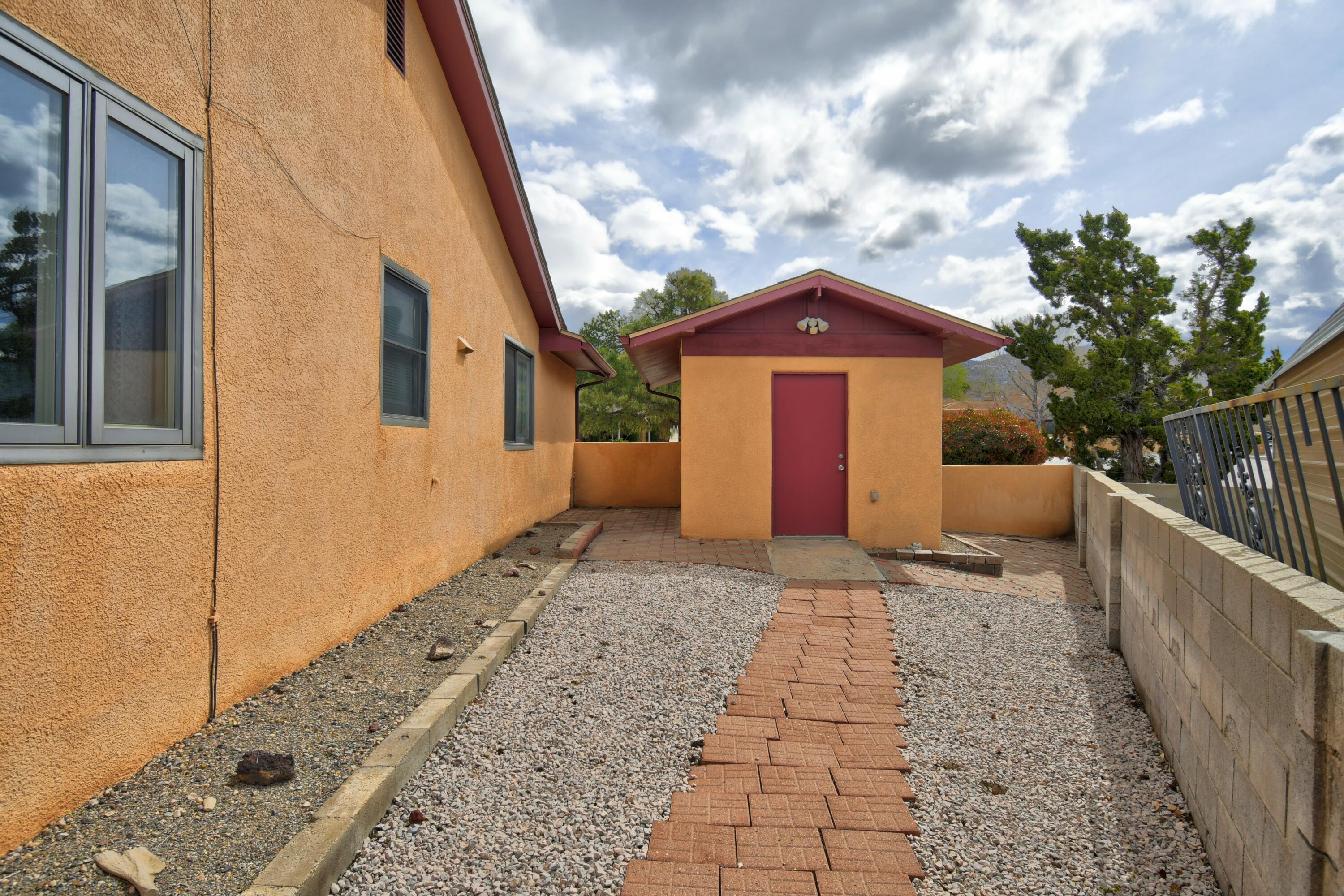 12525 Iroquois Place NE, Albuquerque, New Mexico 87112, 4 Bedrooms Bedrooms, ,2 BathroomsBathrooms,Residential,For Sale,12525 Iroquois Place NE,1059661