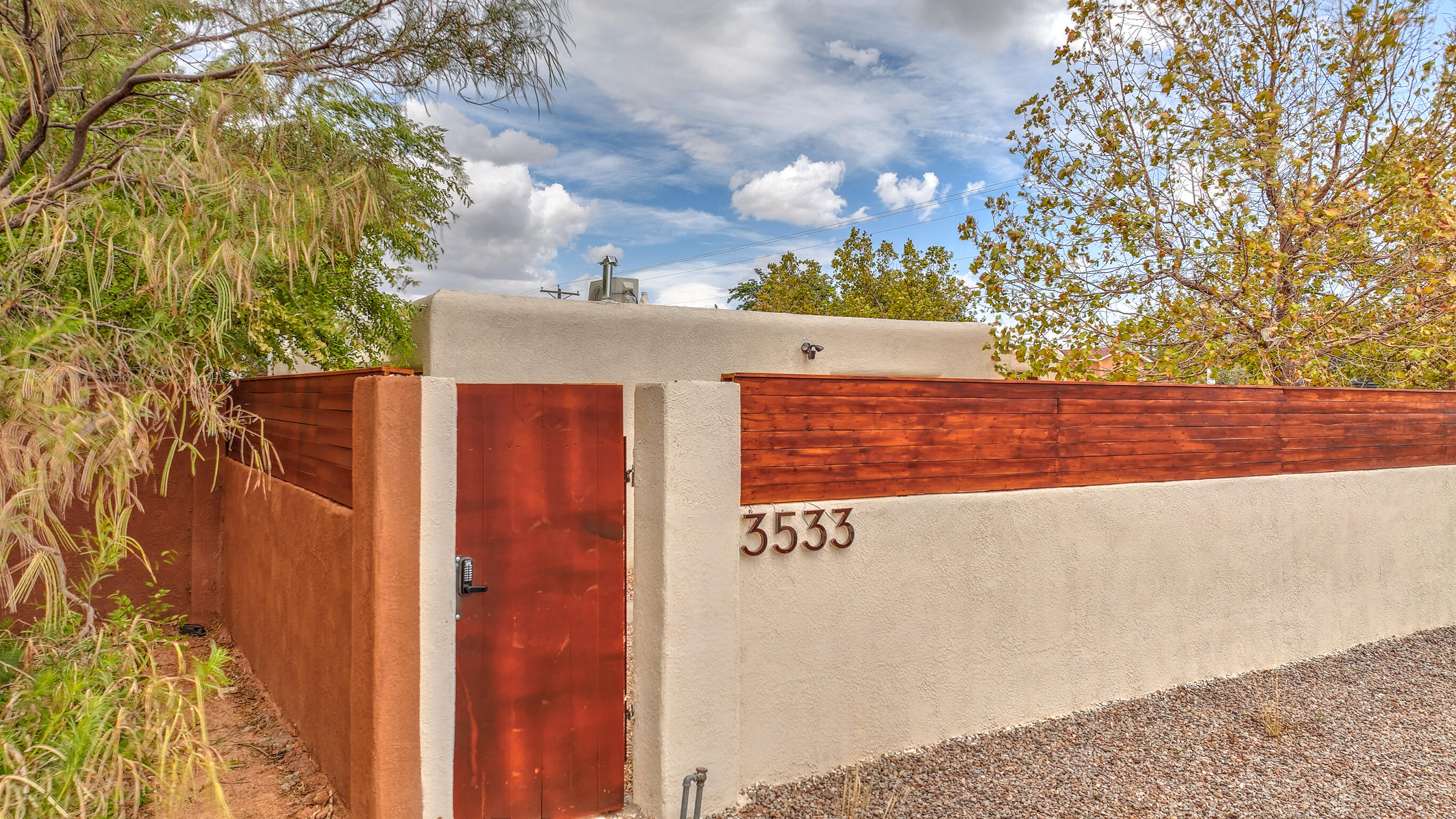 3533 Vail Avenue SE, Albuquerque, New Mexico 87106, 6 Bedrooms Bedrooms, ,3 BathroomsBathrooms,Residential,For Sale,3533 Vail Avenue SE,1059667