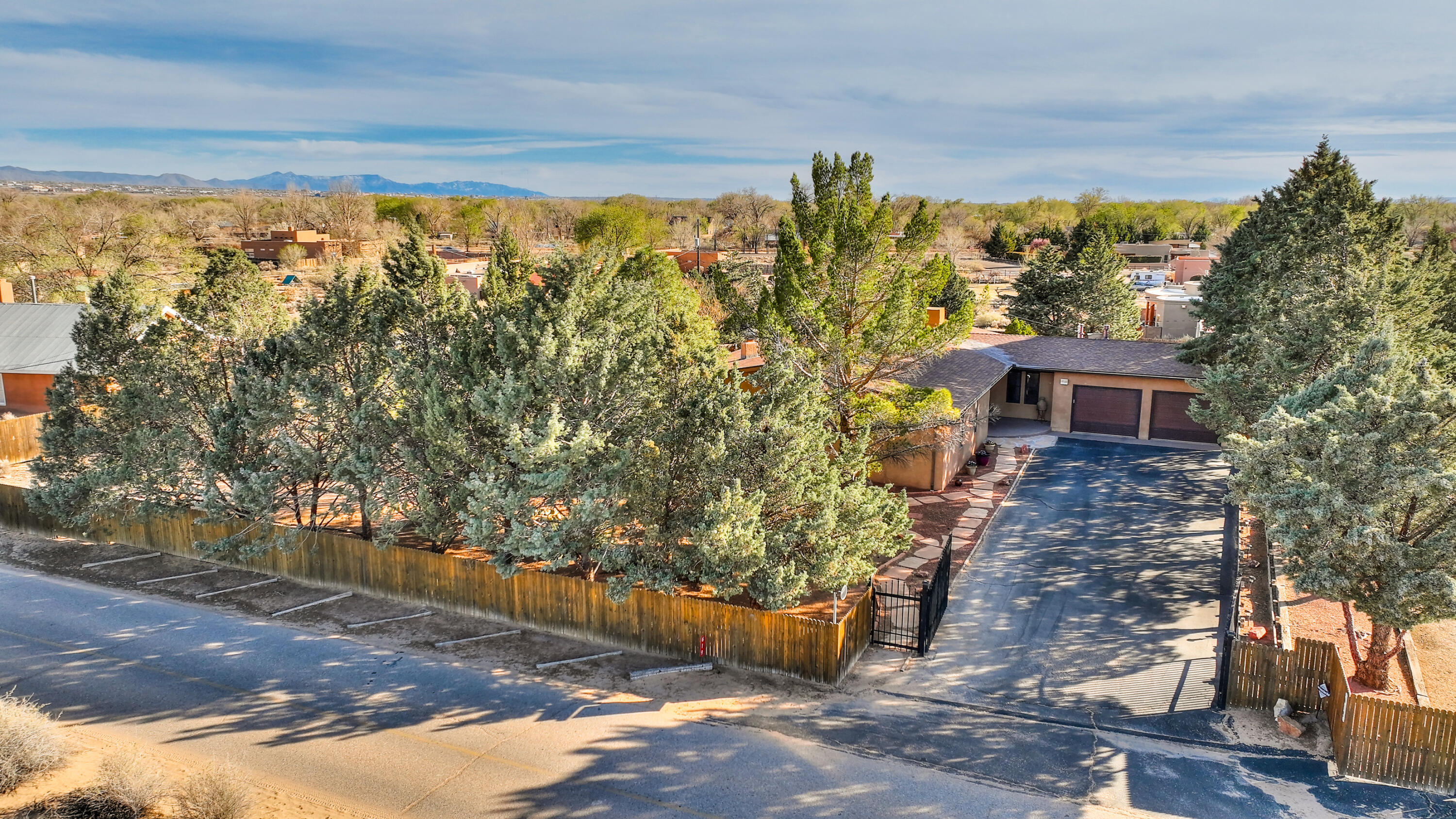 619 Camino Hermosa, Corrales, New Mexico 87048, 3 Bedrooms Bedrooms, ,3 BathroomsBathrooms,Residential,For Sale,619 Camino Hermosa,1059738