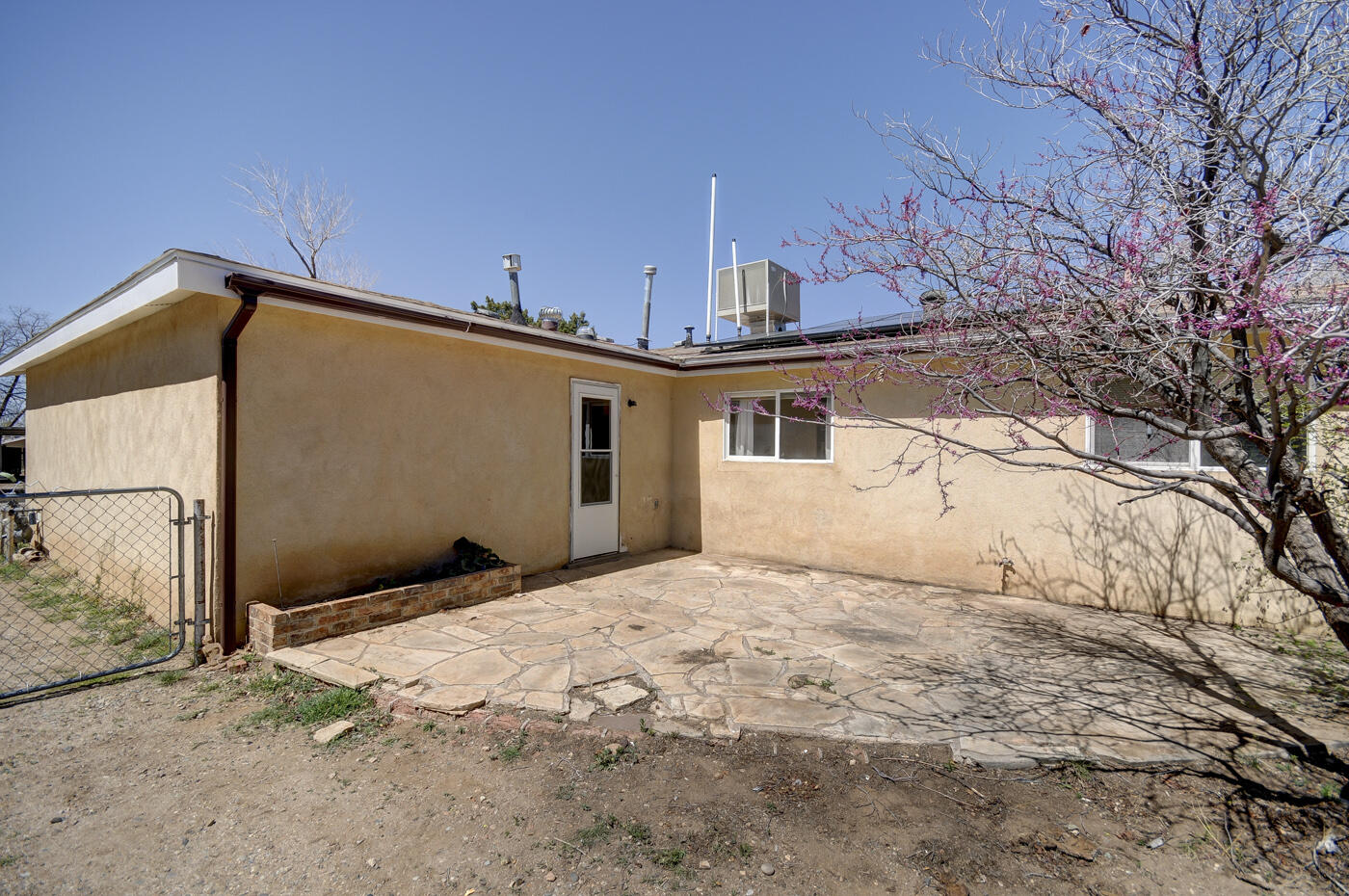 516 Ida Place NE, Albuquerque, New Mexico 87123, 4 Bedrooms Bedrooms, ,2 BathroomsBathrooms,Residential,For Sale,516 Ida Place NE,1059768