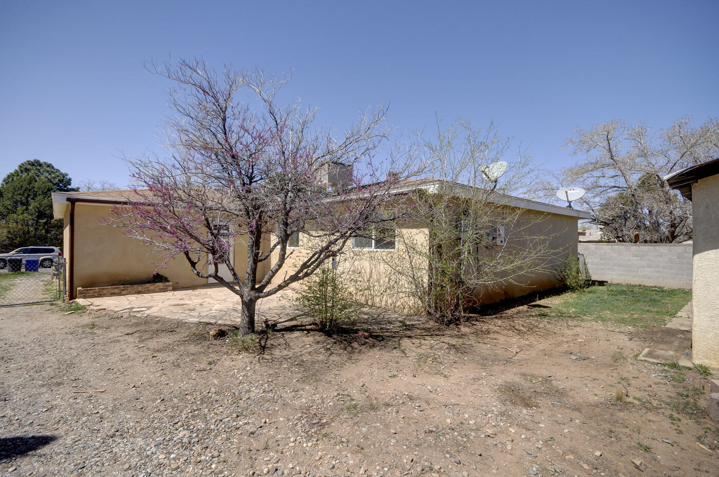 516 Ida Place NE, Albuquerque, New Mexico 87123, 4 Bedrooms Bedrooms, ,2 BathroomsBathrooms,Residential,For Sale,516 Ida Place NE,1059768