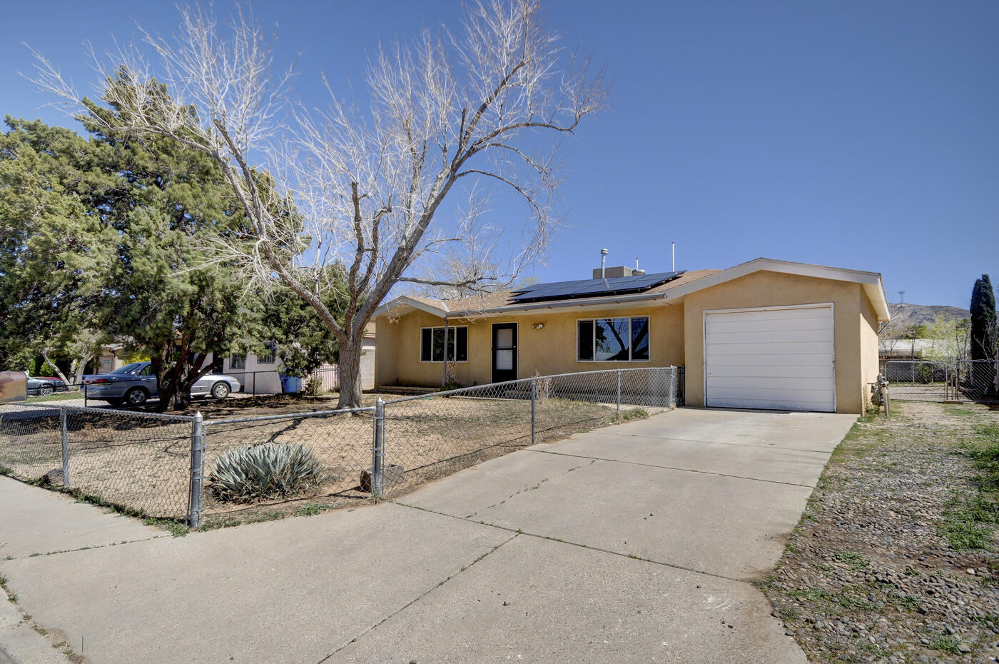 516 Ida Place NE, Albuquerque, New Mexico 87123, 4 Bedrooms Bedrooms, ,2 BathroomsBathrooms,Residential,For Sale,516 Ida Place NE,1059768