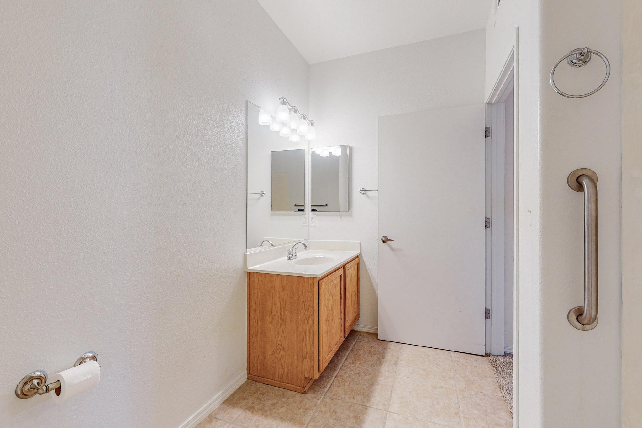 6800 Vista Del Norte Drive NE 2716, Albuquerque, New Mexico 87113, 1 Bedroom Bedrooms, ,1 BathroomBathrooms,Residential,For Sale,6800 Vista Del Norte Drive NE 2716,1059779