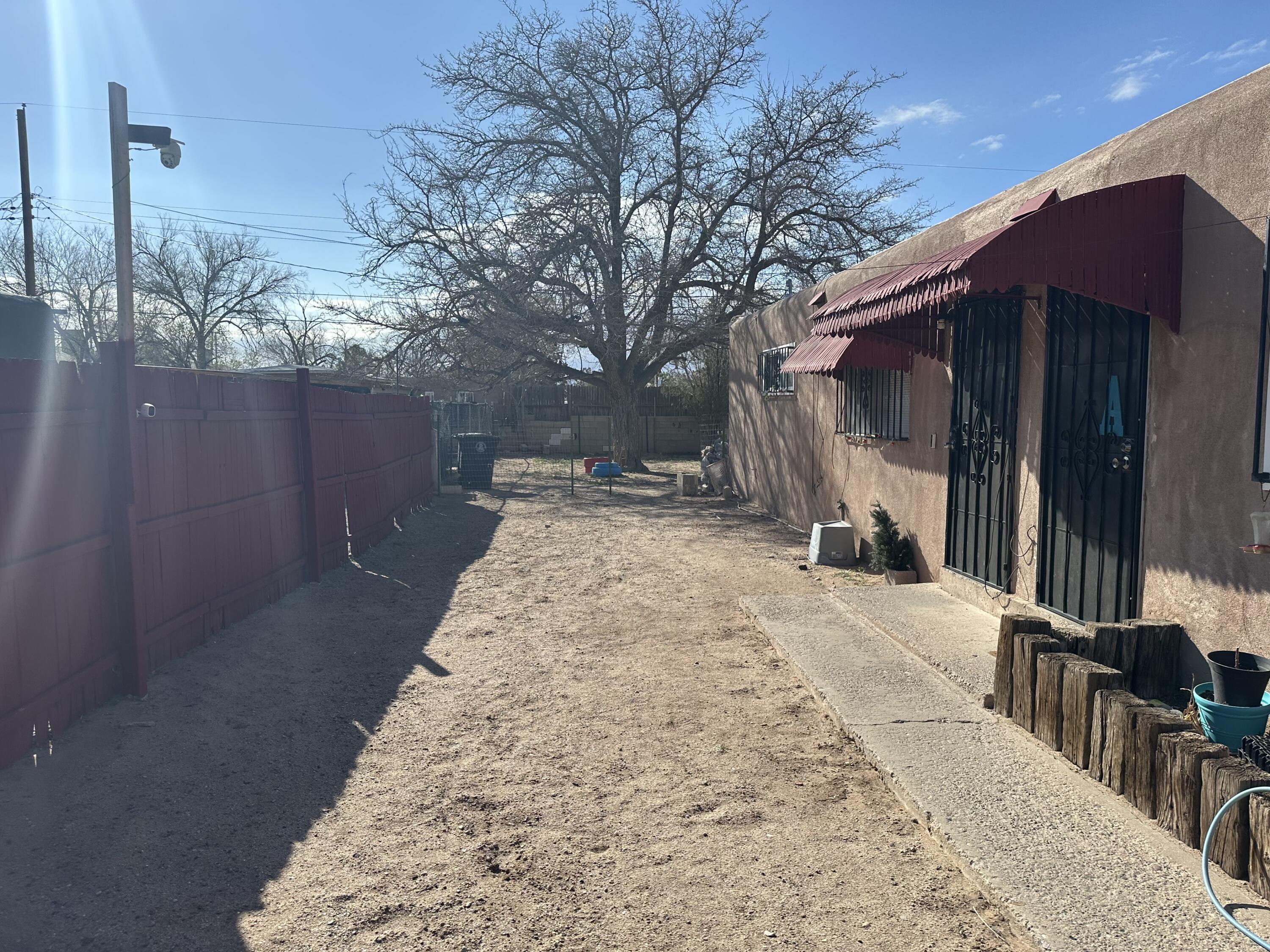 335 Dallas Street SE, Albuquerque, New Mexico 87108, 2 Bedrooms Bedrooms, ,1 BathroomBathrooms,Residential Income,For Sale,335 Dallas Street SE,1059828