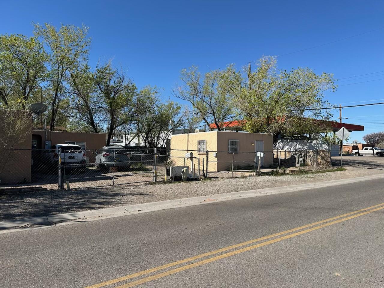 1504 Vito Romero Road SW, Albuquerque, New Mexico 87105, 3 Bedrooms Bedrooms, ,1 BathroomBathrooms,Residential Income,For Sale,1504 Vito Romero Road SW,1059829