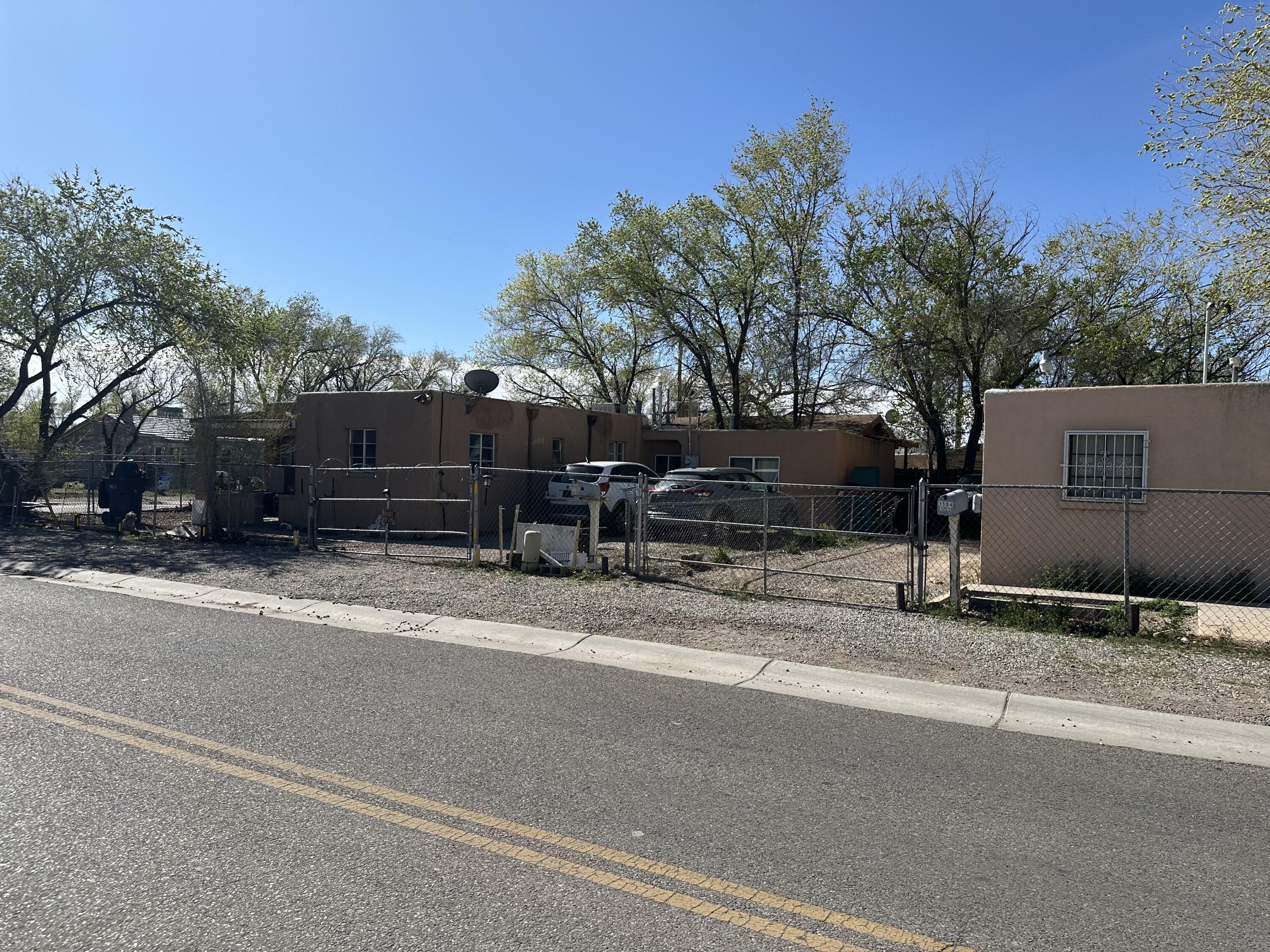 1504 Vito Romero Road SW, Albuquerque, New Mexico 87105, 3 Bedrooms Bedrooms, ,1 BathroomBathrooms,Residential Income,For Sale,1504 Vito Romero Road SW,1059829