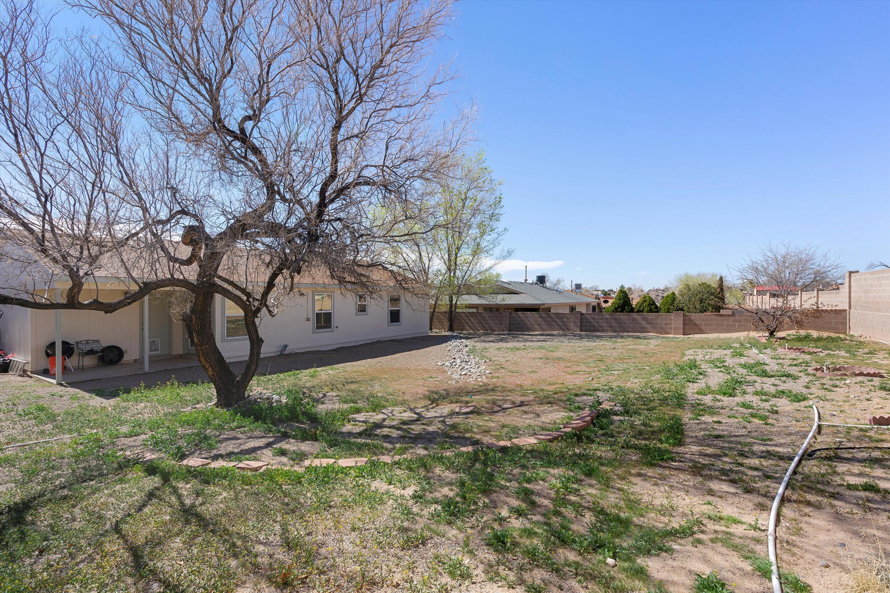 1961 Roanoke Drive NE, Rio Rancho, New Mexico 87144, 3 Bedrooms Bedrooms, ,2 BathroomsBathrooms,Residential,For Sale,1961 Roanoke Drive NE,1059832