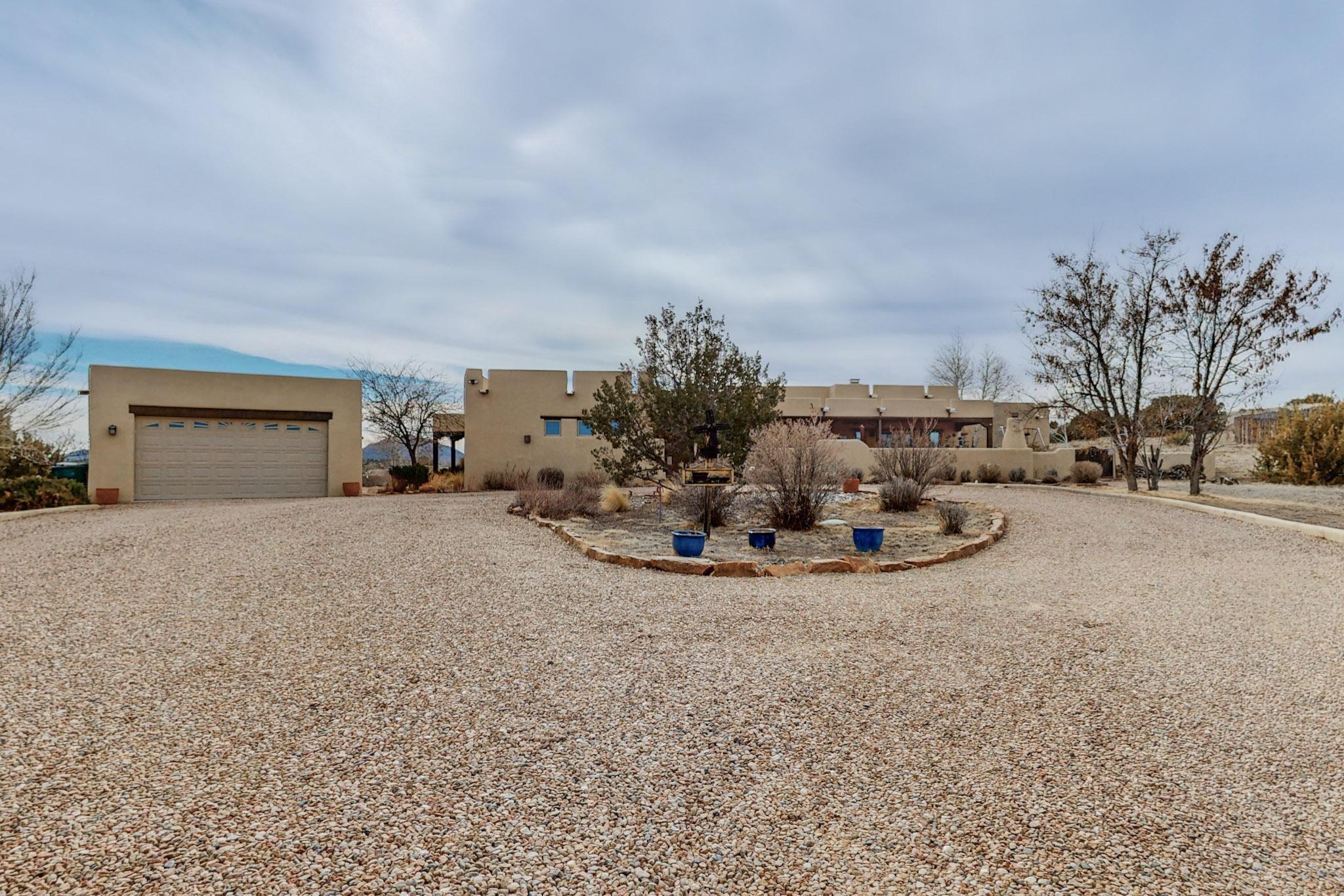 34 Calle Capulin, Santa Fe, New Mexico 87507, 3 Bedrooms Bedrooms, ,4 BathroomsBathrooms,Residential,For Sale,34 Calle Capulin,1059847