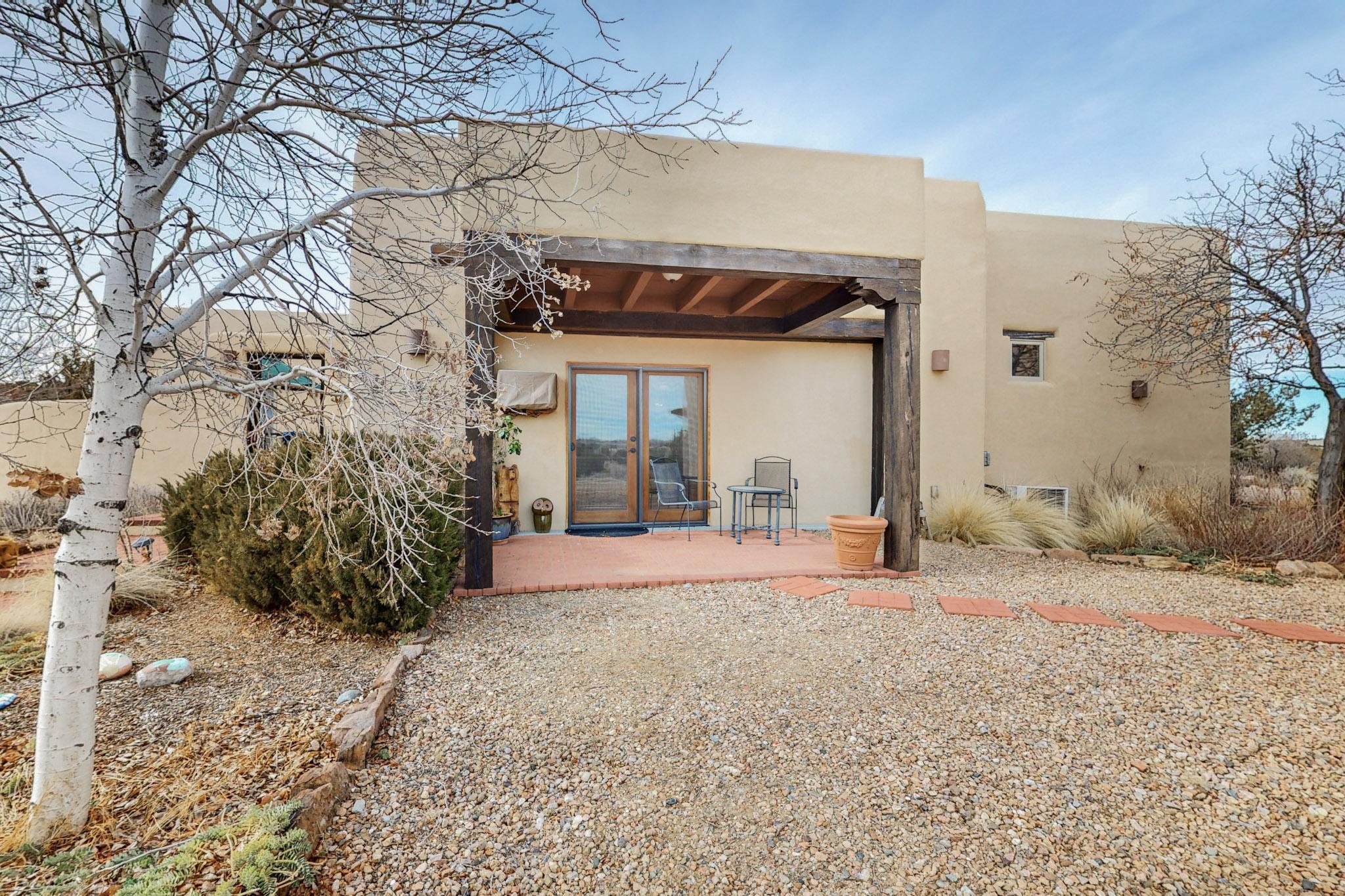 34 Calle Capulin, Santa Fe, New Mexico 87507, 3 Bedrooms Bedrooms, ,4 BathroomsBathrooms,Residential,For Sale,34 Calle Capulin,1059847