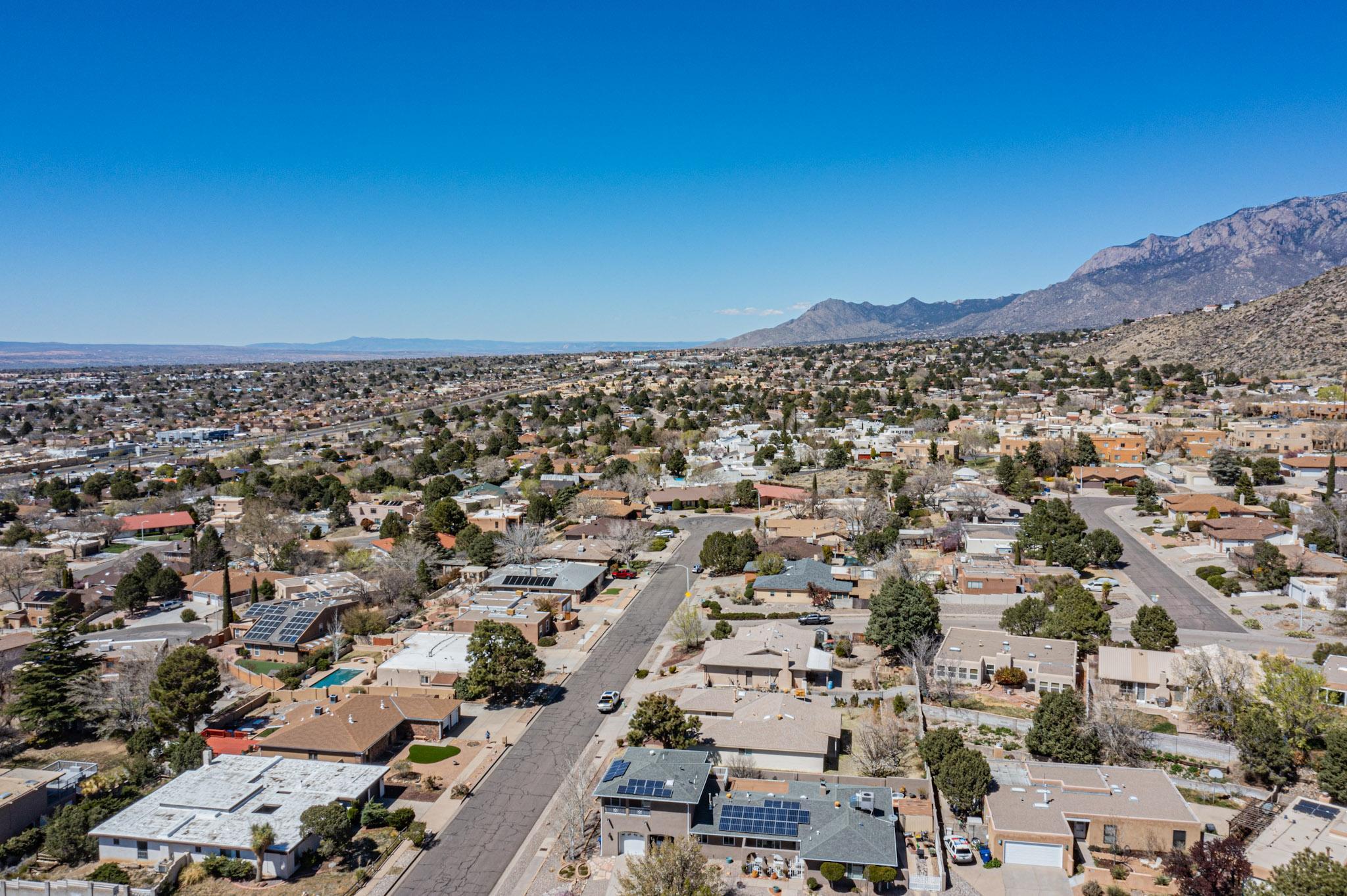 2408 Punta De Vista Drive NE, Albuquerque, New Mexico 87112, 3 Bedrooms Bedrooms, ,3 BathroomsBathrooms,Residential,For Sale,2408 Punta De Vista Drive NE,1060137