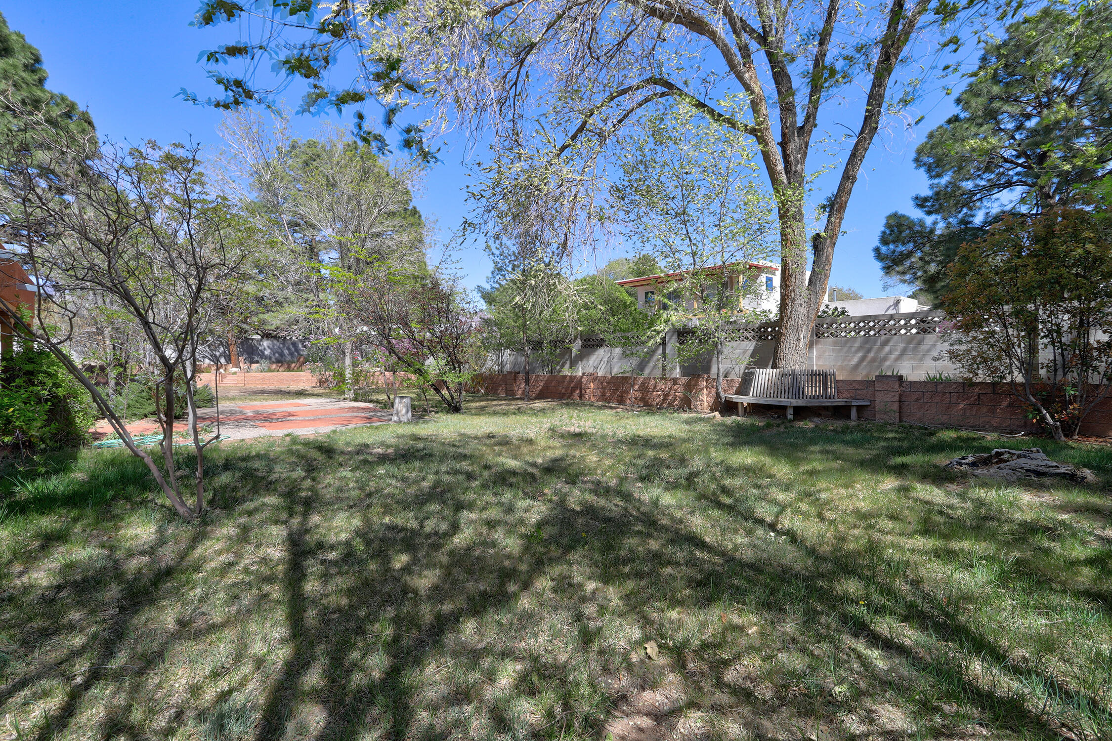 1020 Brazos Place SE, Albuquerque, New Mexico 87123, 5 Bedrooms Bedrooms, ,3 BathroomsBathrooms,Residential,For Sale,1020 Brazos Place SE,1060149