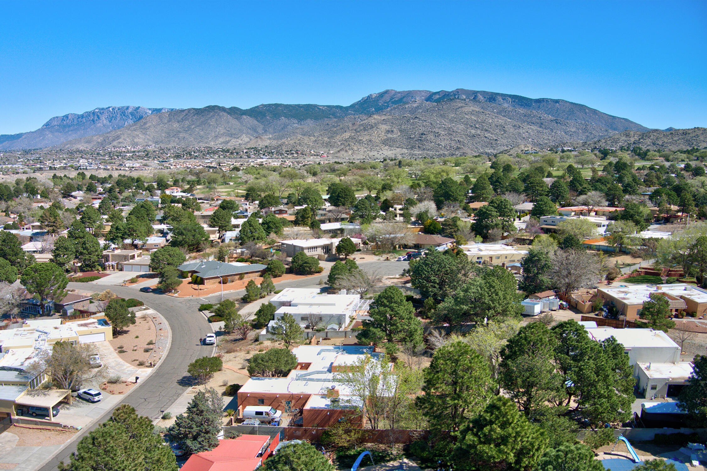 1020 Brazos Place SE, Albuquerque, New Mexico 87123, 5 Bedrooms Bedrooms, ,3 BathroomsBathrooms,Residential,For Sale,1020 Brazos Place SE,1060149