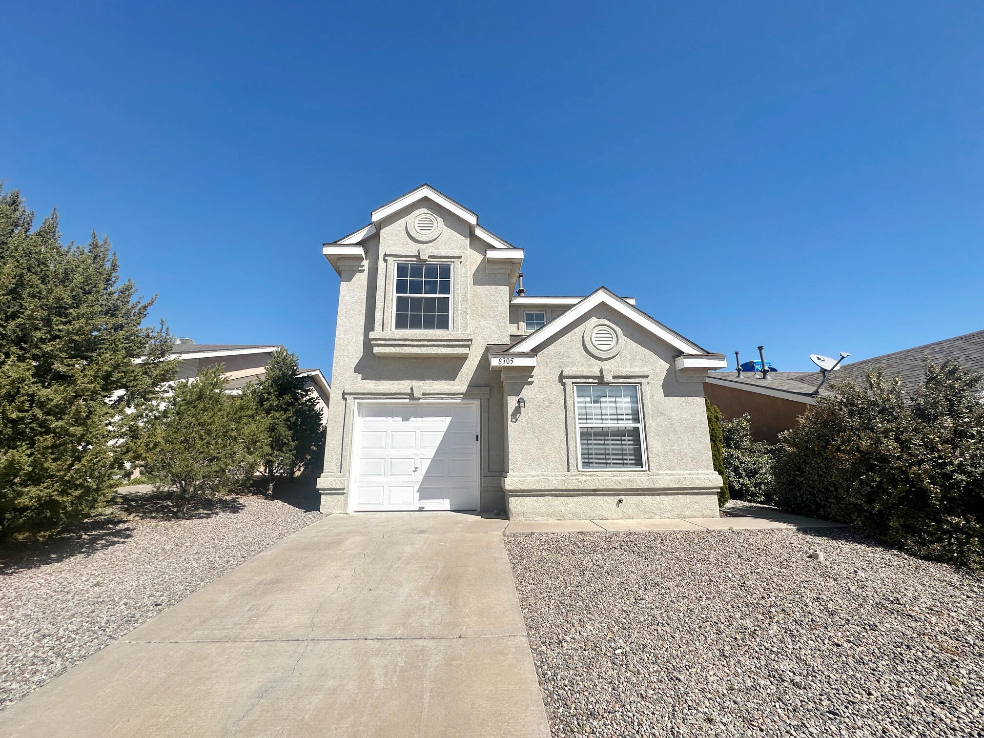 Come see this cute 3 bedroom, 2 bath home located close to Painted Sky Elementary and Parkway Park. Open floor plan with the primary bedroom & bath located on the main level, and additional bedrooms and bathroom upstairs. Easy access to I-40 for commuting.