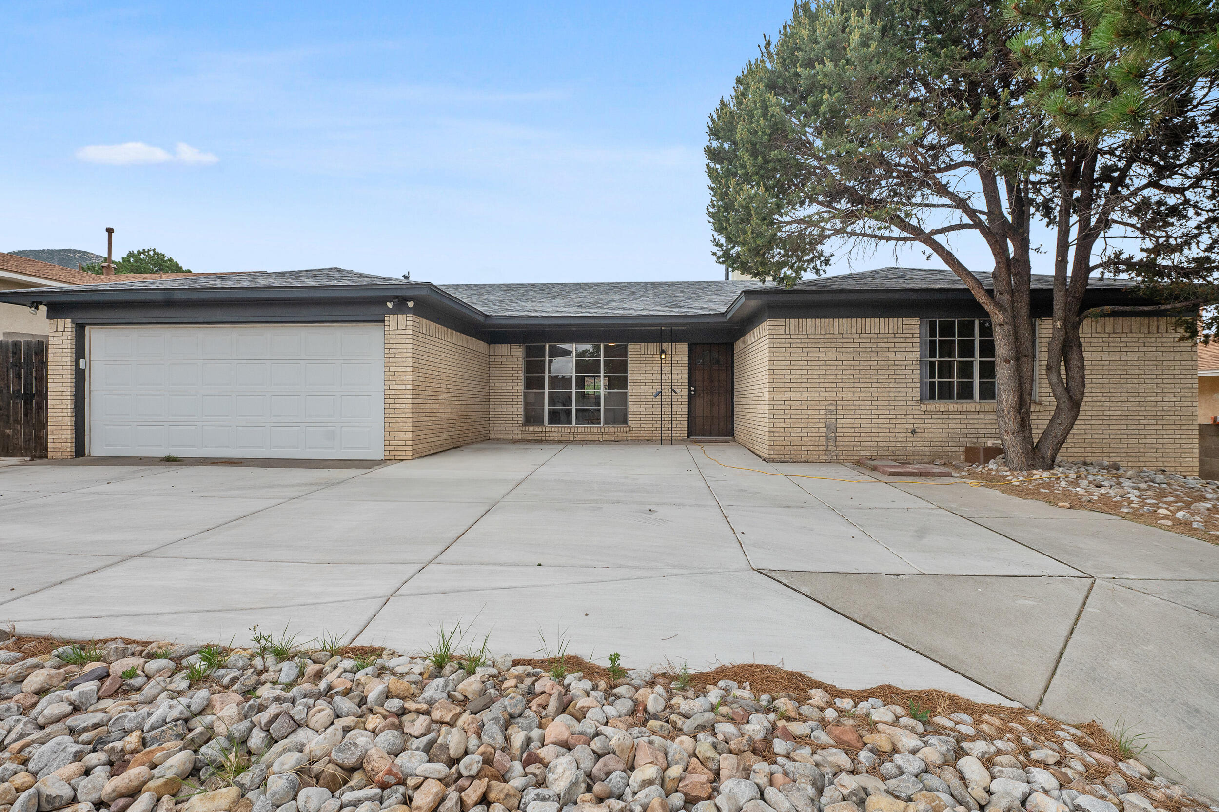 3716 Glen Canyon Rd NE, Albuquerque, NM 