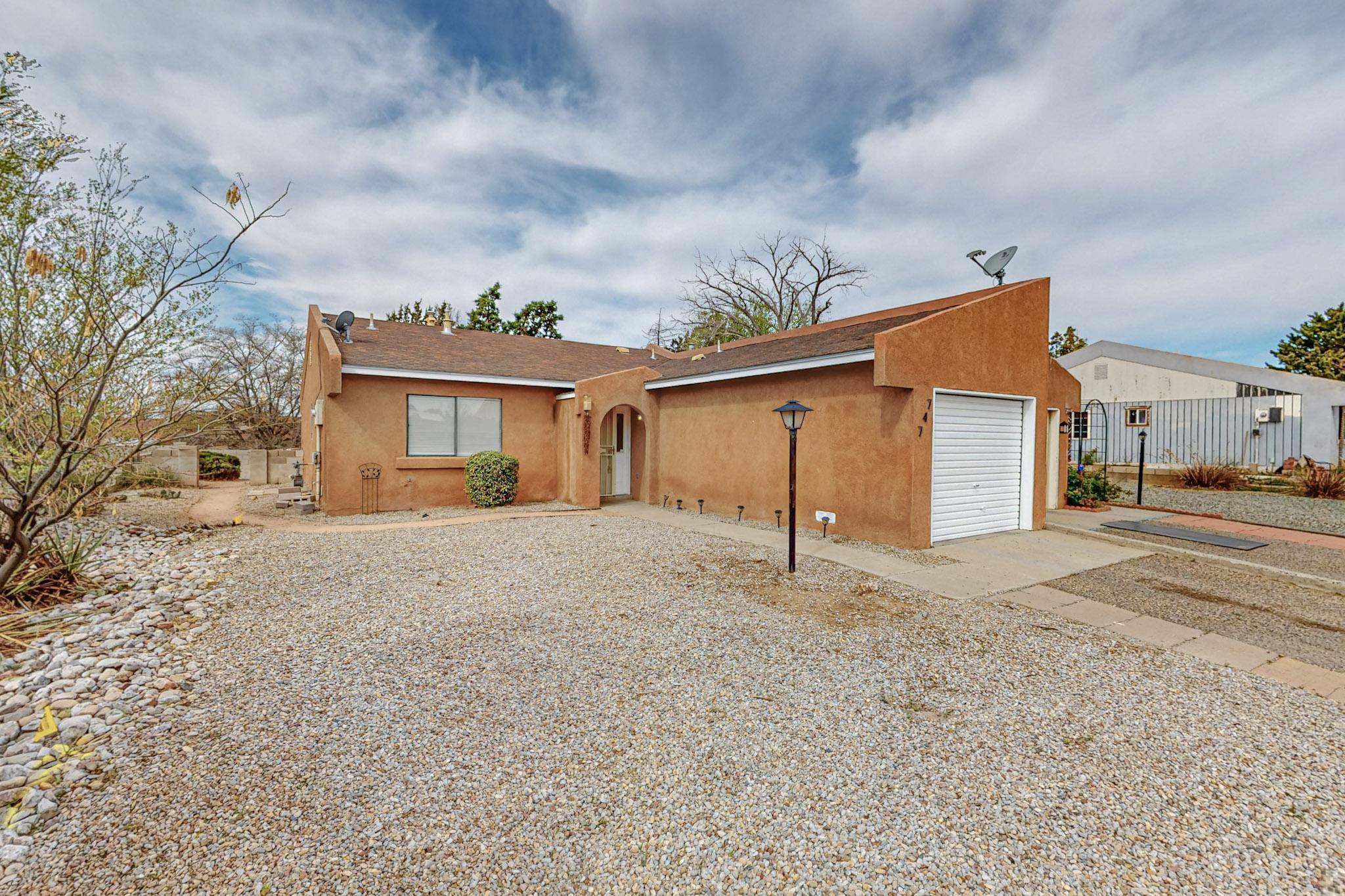 747 Stallion Road SE, Rio Rancho, NM 