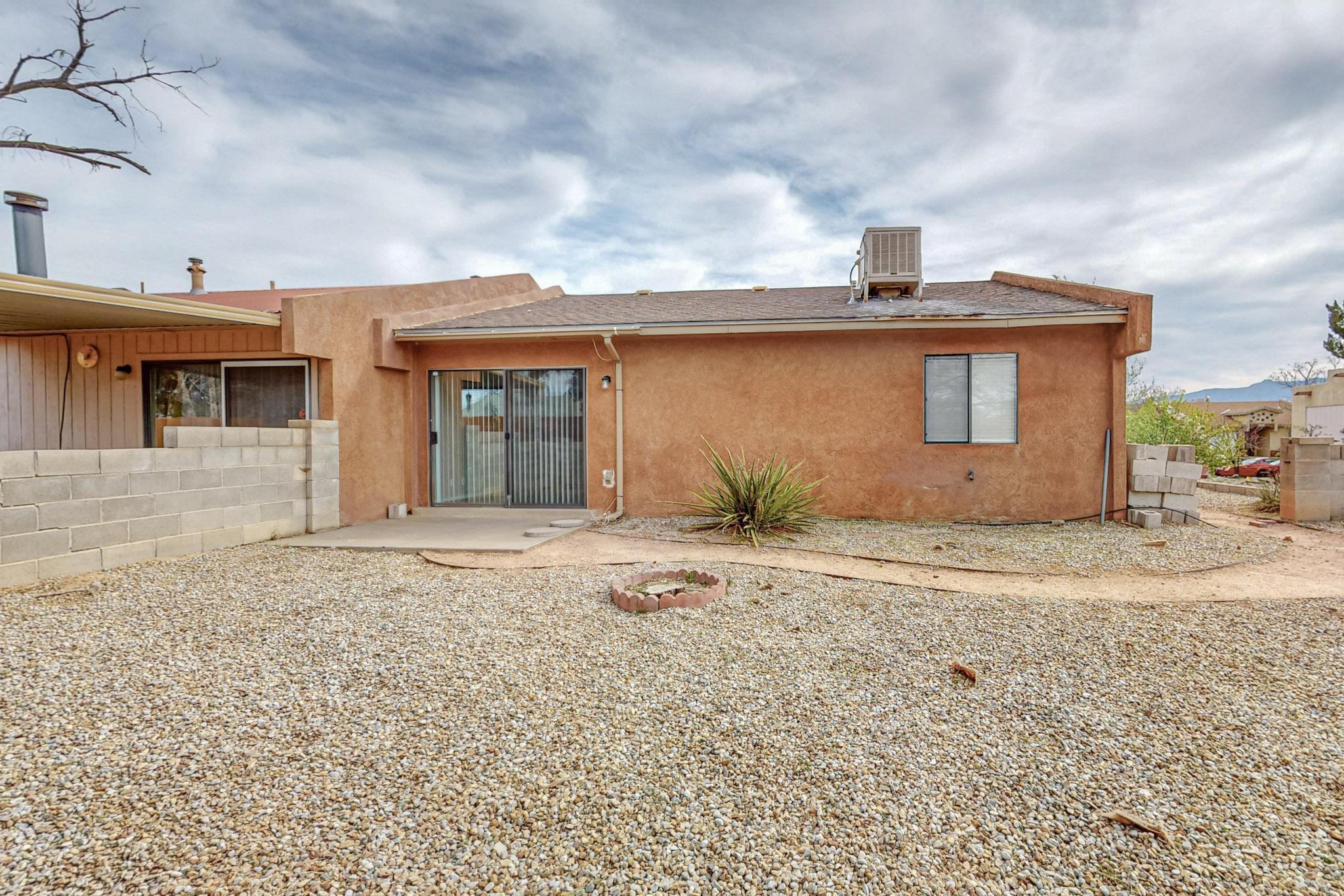 747 Stallion Road SE, Rio Rancho, New Mexico 87124, 2 Bedrooms Bedrooms, ,1 BathroomBathrooms,Residential,For Sale,747 Stallion Road SE,1060246