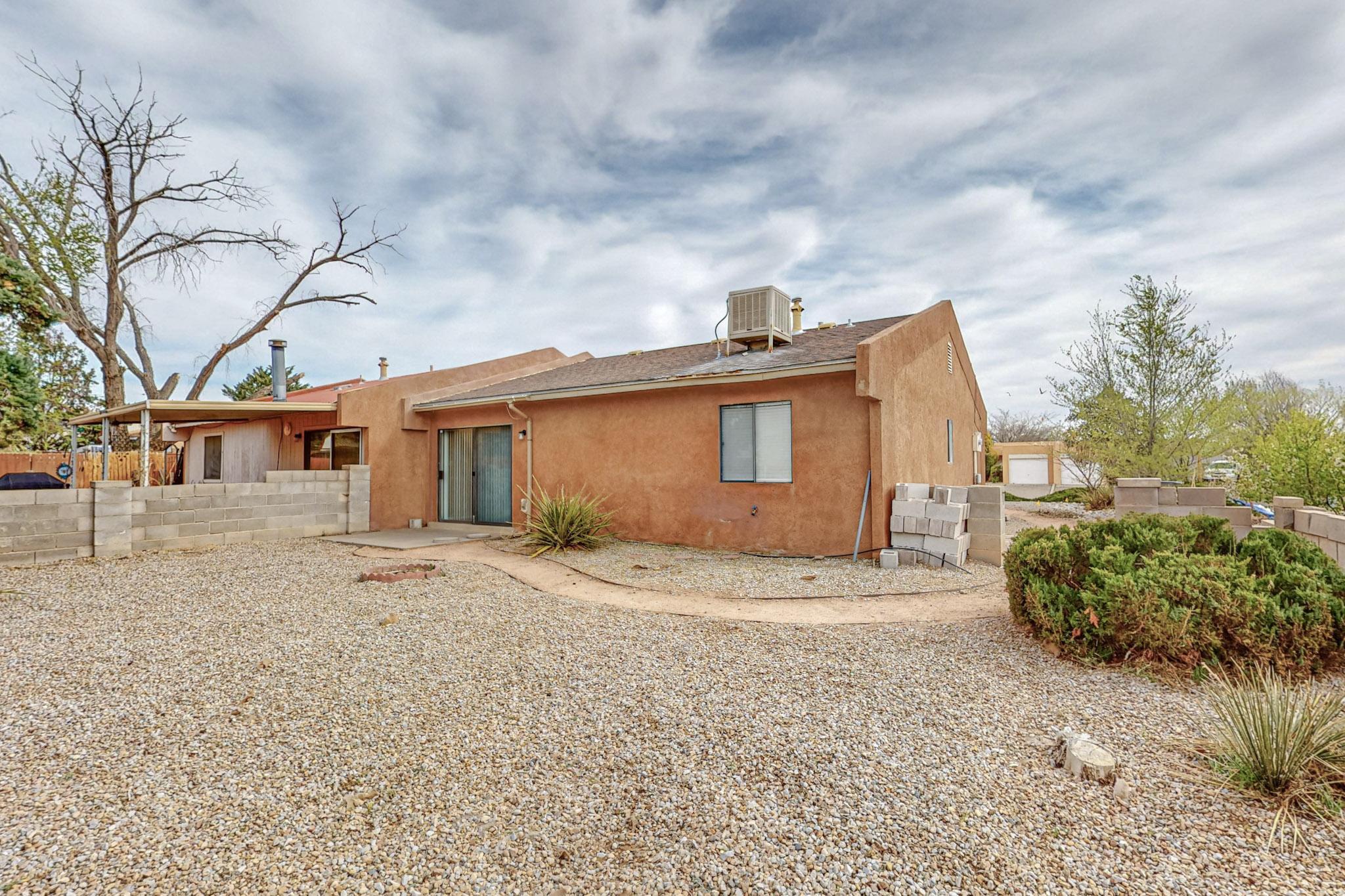747 Stallion Road SE, Rio Rancho, New Mexico 87124, 2 Bedrooms Bedrooms, ,1 BathroomBathrooms,Residential,For Sale,747 Stallion Road SE,1060246
