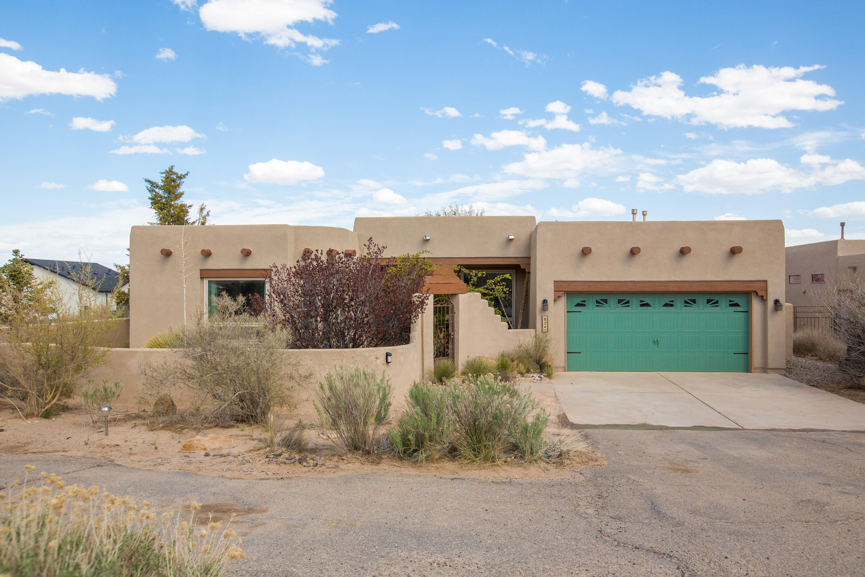 824 3rd Street NE, Rio Rancho, NM 