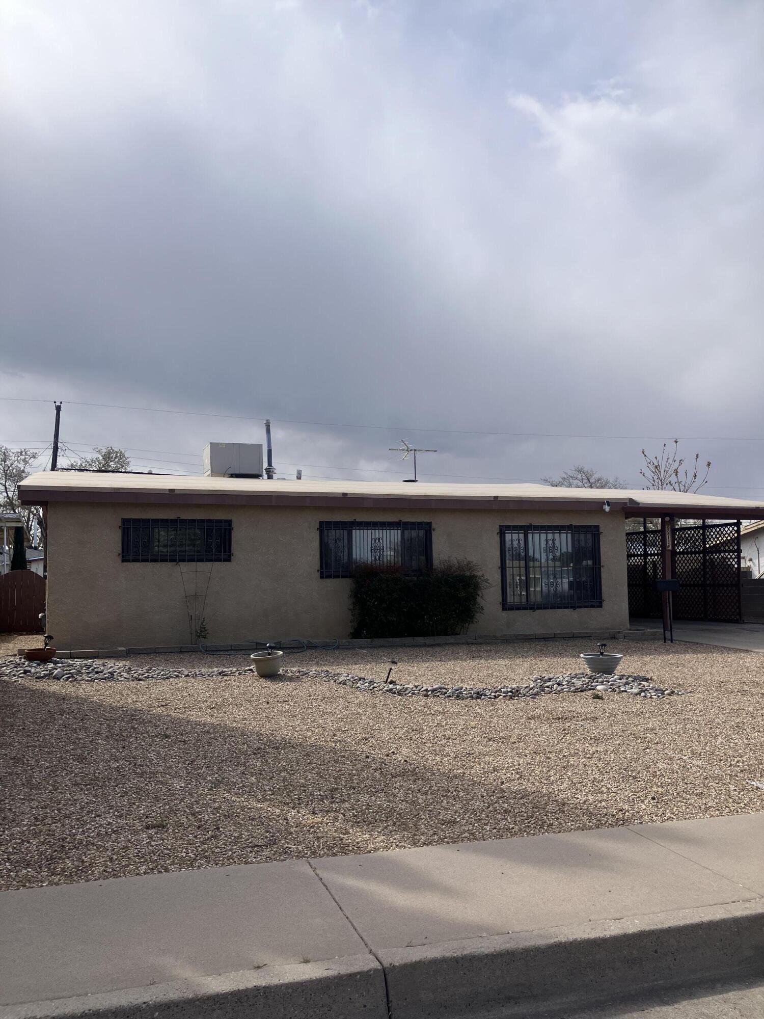 9218 Aztec Road NE, Albuquerque, NM 