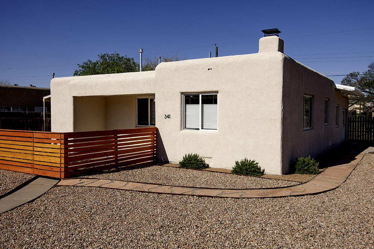 341 Laguayra Drive NE, Albuquerque, NM 